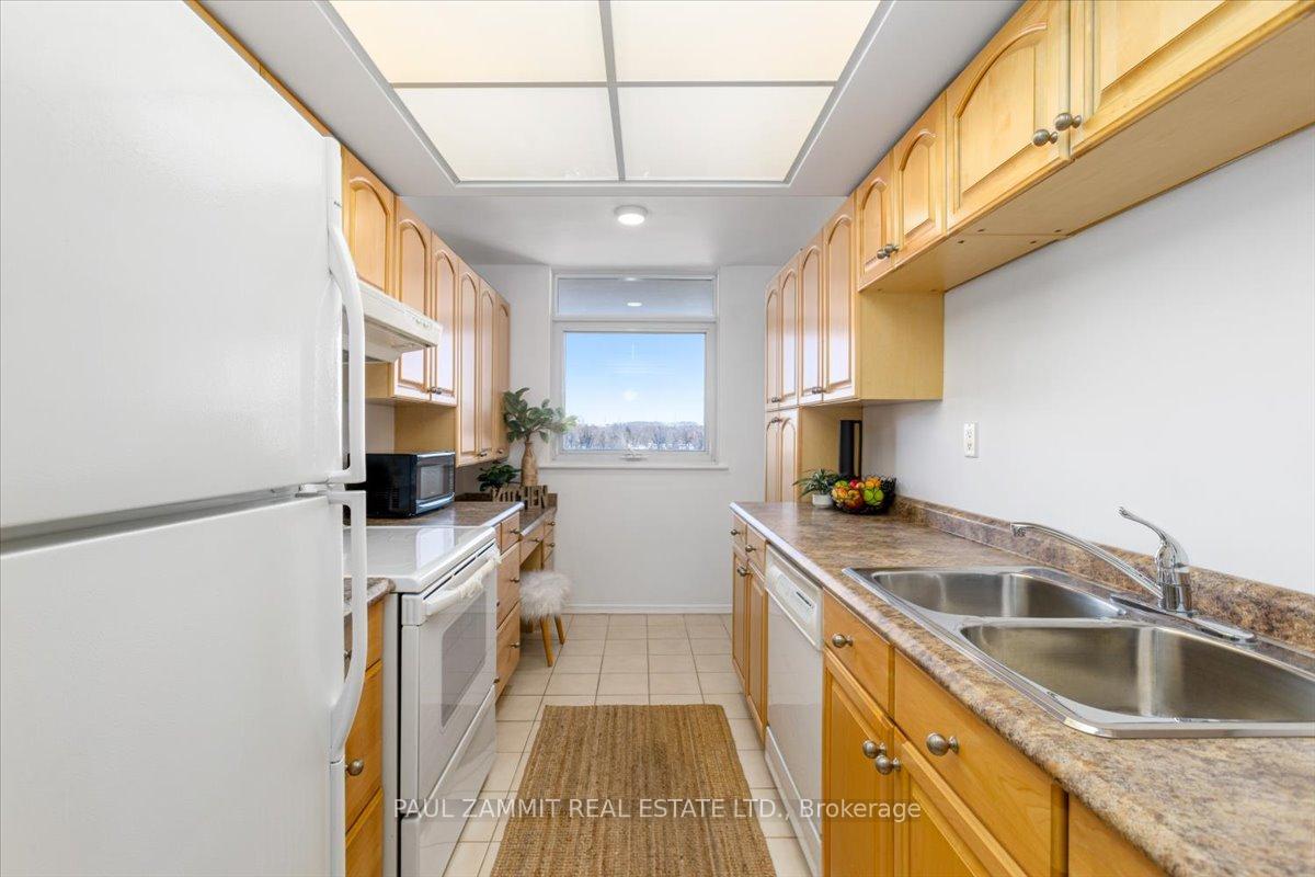 Photo 19 of Unit 701, 7811 Yonge Street, Markham, Thornhill — HOMEH