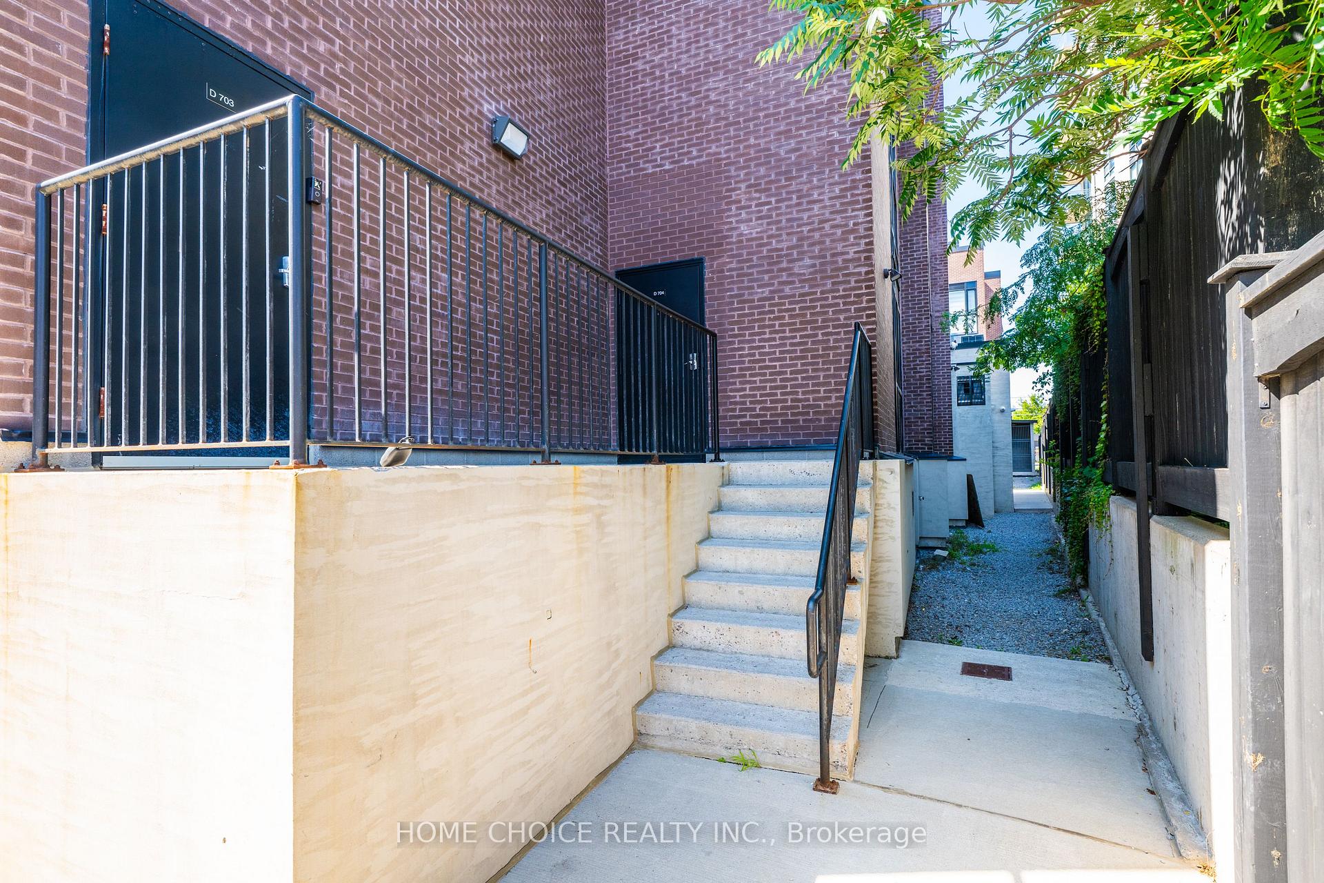 Photo 3 of Unit D704, 5289 Highway 7 W, Vaughan, Vaughan Grove — HOMEH