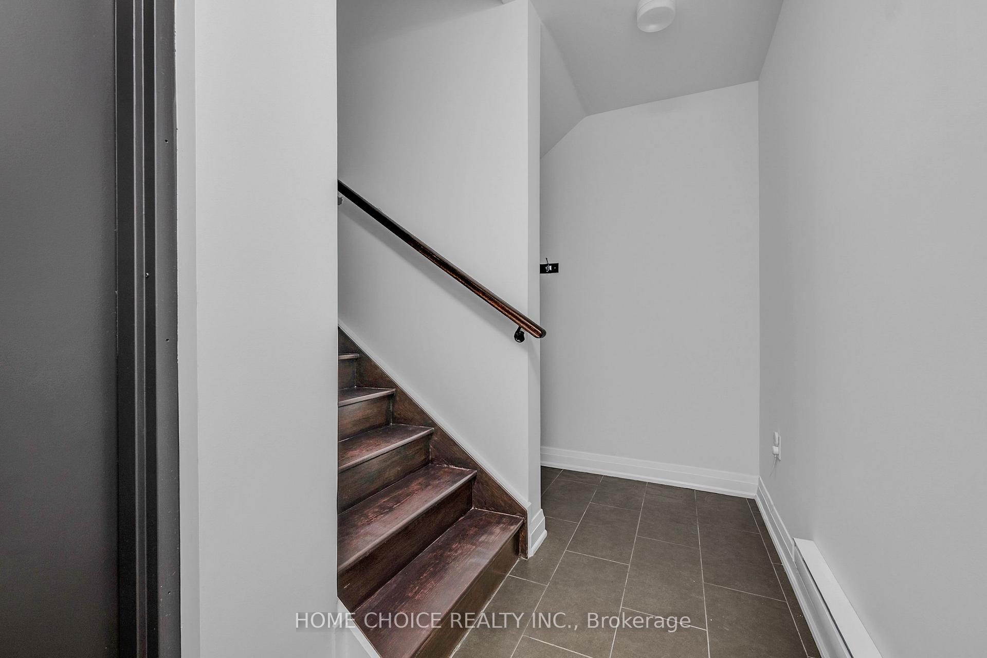 Photo 5 of Unit D704, 5289 Highway 7 W, Vaughan, Vaughan Grove — HOMEH