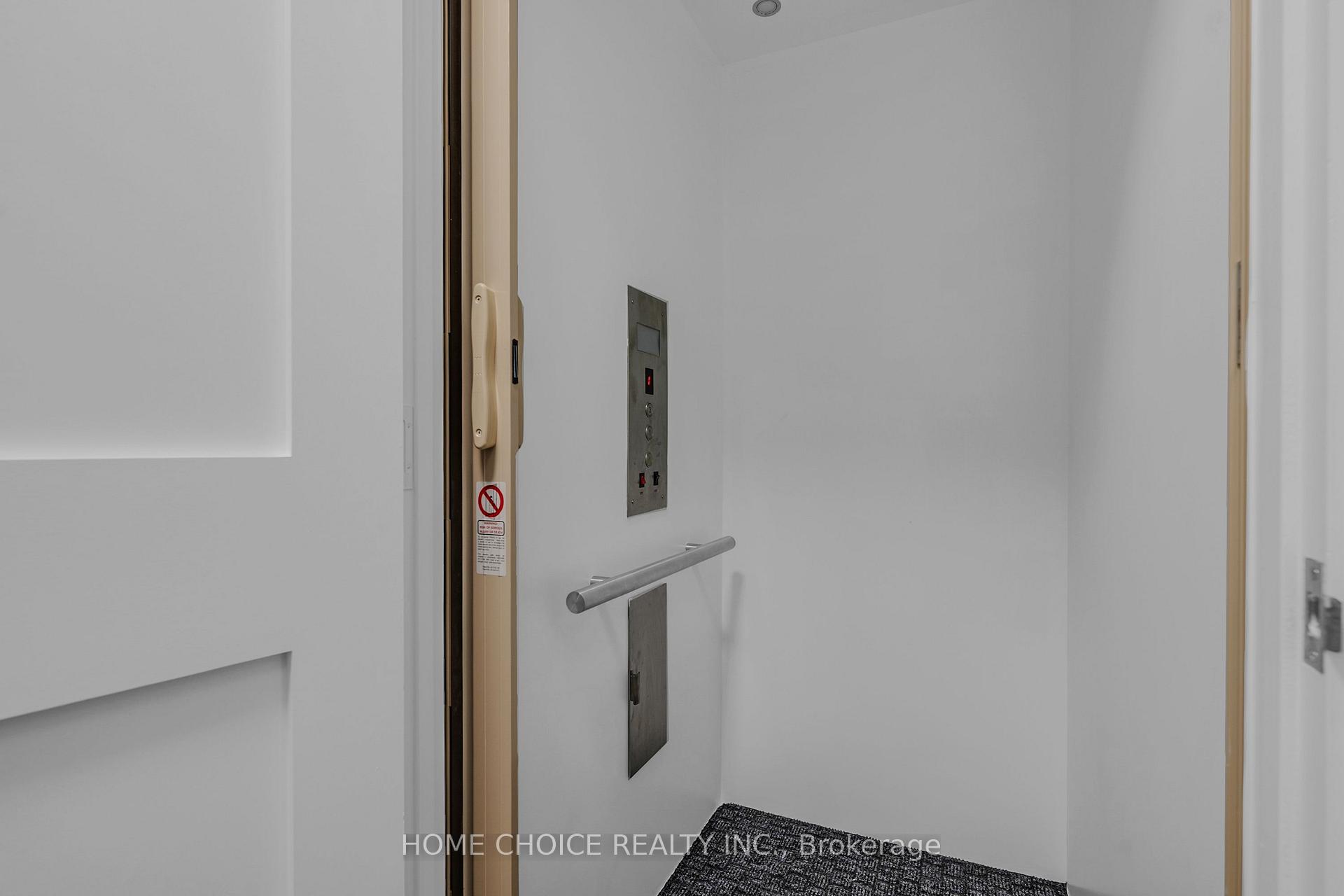 Photo 6 of Unit D704, 5289 Highway 7 W, Vaughan, Vaughan Grove — HOMEH