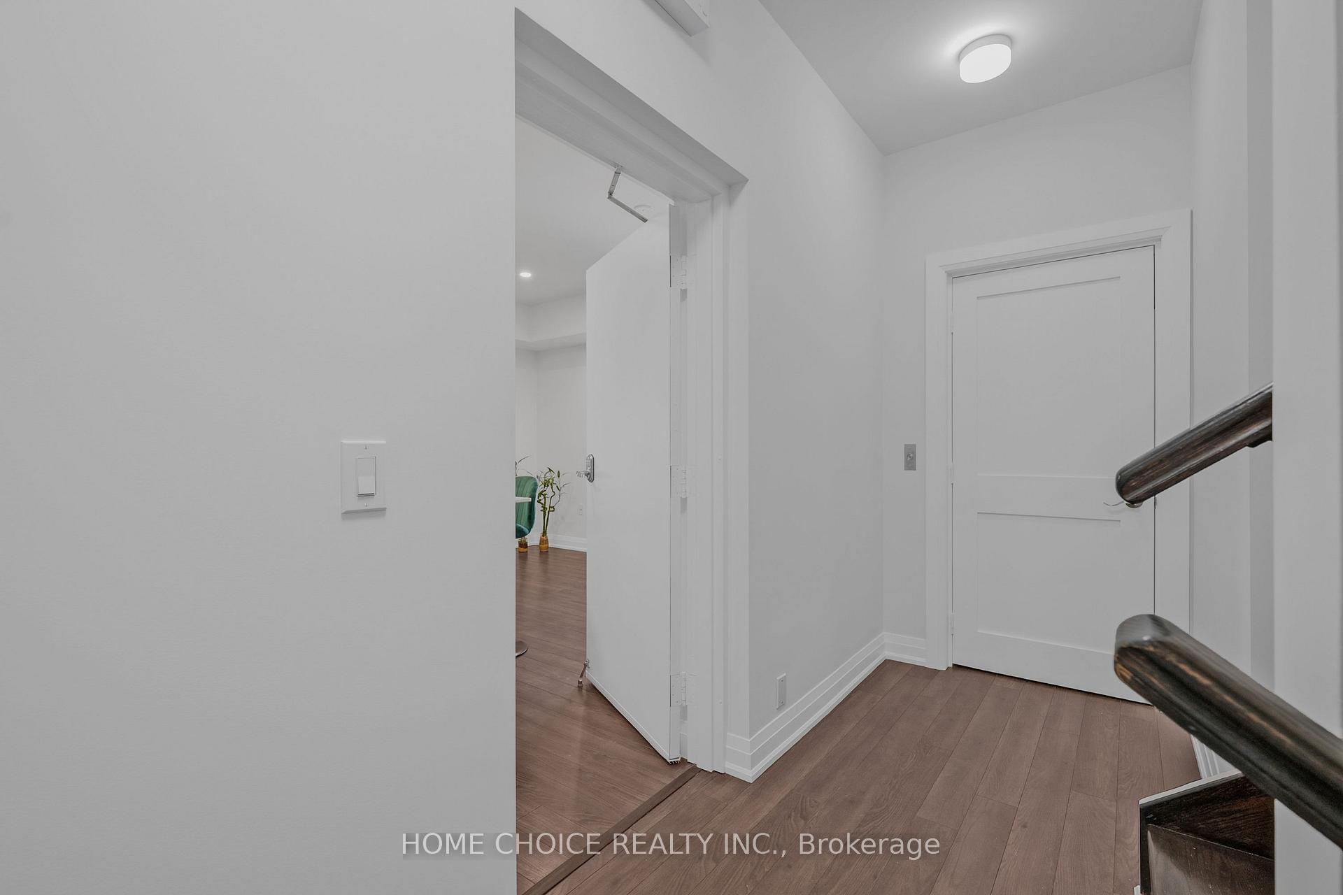 Photo 8 of Unit D704, 5289 Highway 7 W, Vaughan, Vaughan Grove — HOMEH