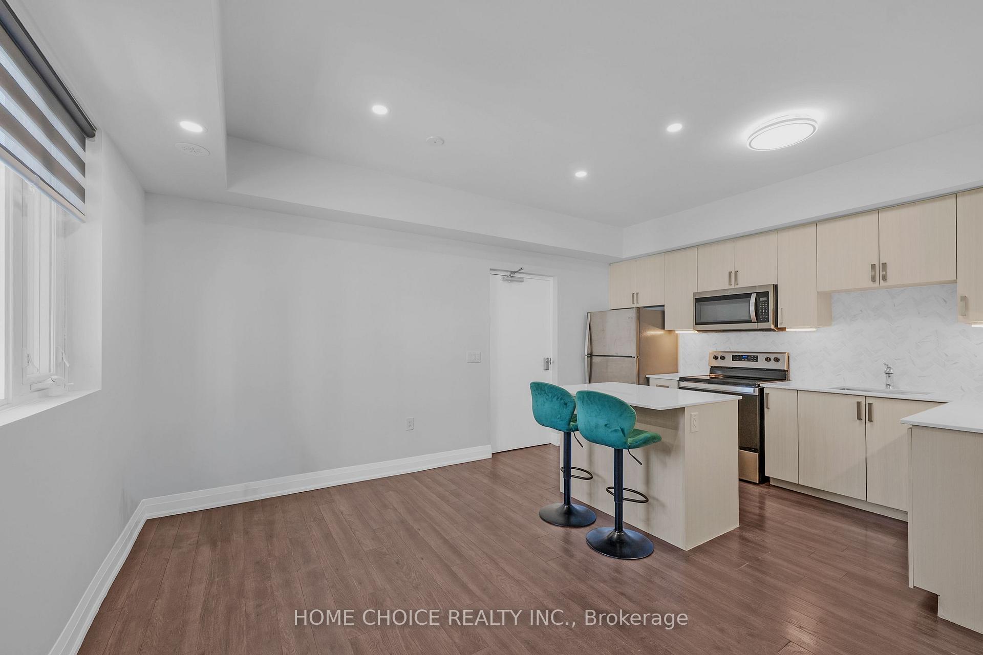 Photo 9 of Unit D704, 5289 Highway 7 W, Vaughan, Vaughan Grove — HOMEH