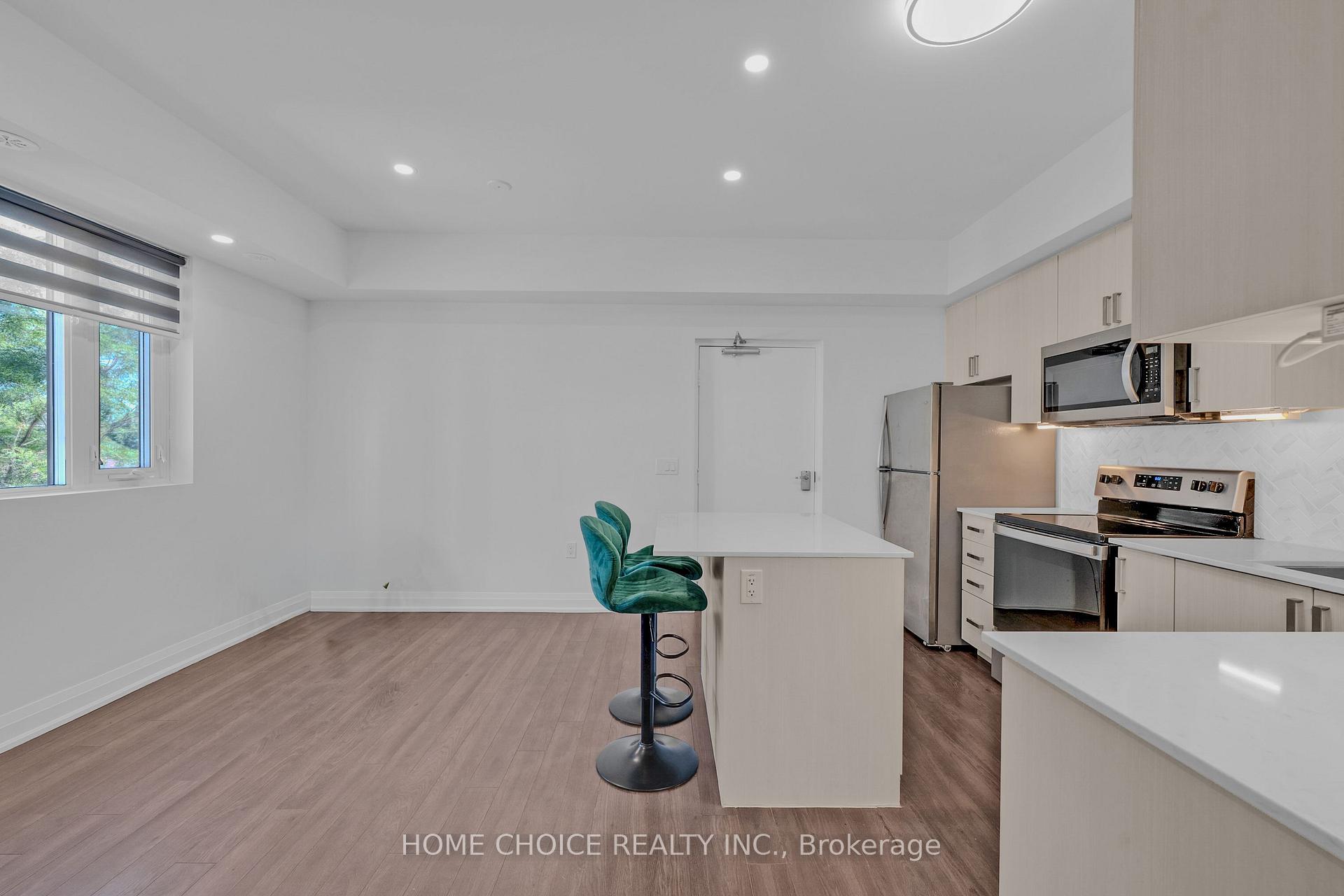 Photo 10 of Unit D704, 5289 Highway 7 W, Vaughan, Vaughan Grove — HOMEH