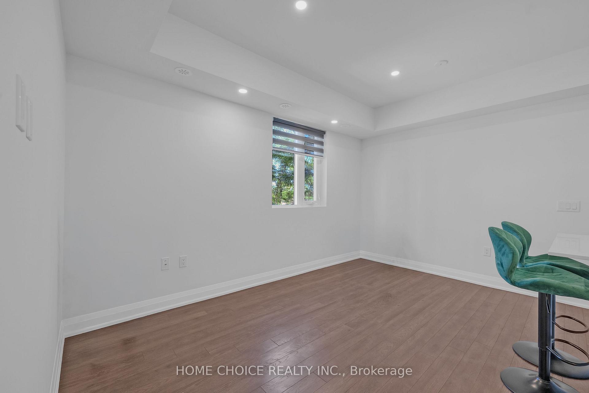 Photo 11 of Unit D704, 5289 Highway 7 W, Vaughan, Vaughan Grove — HOMEH