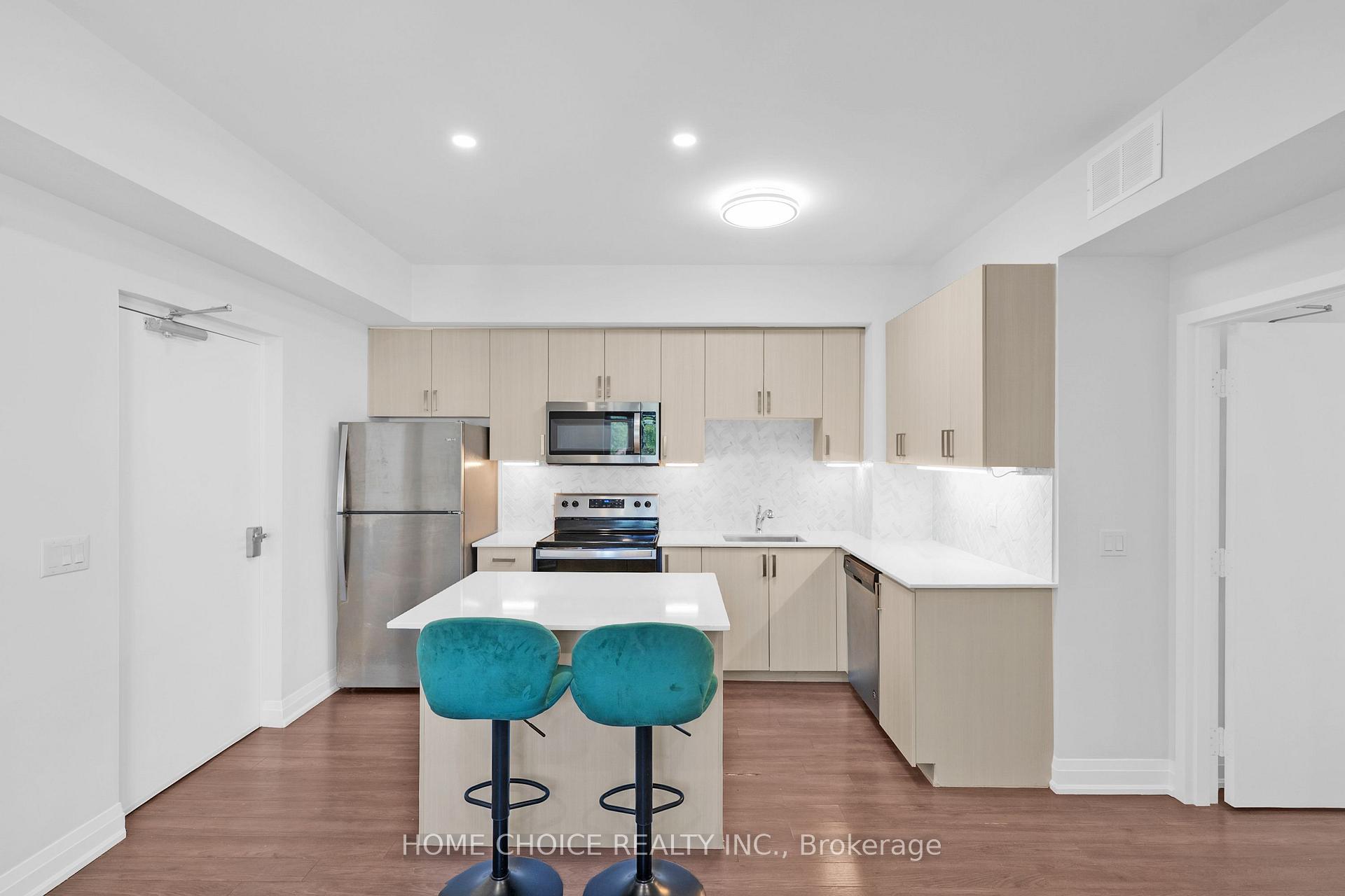 Photo 13 of Unit D704, 5289 Highway 7 W, Vaughan, Vaughan Grove — HOMEH