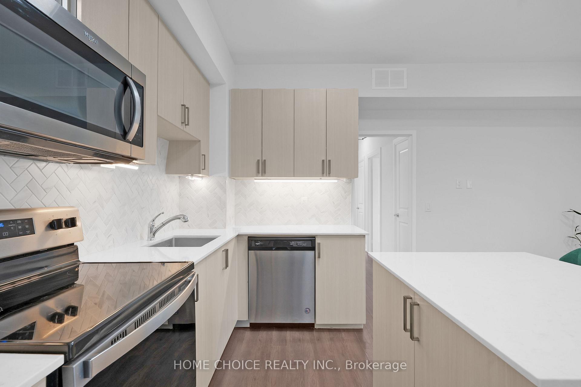 Photo 14 of Unit D704, 5289 Highway 7 W, Vaughan, Vaughan Grove — HOMEH