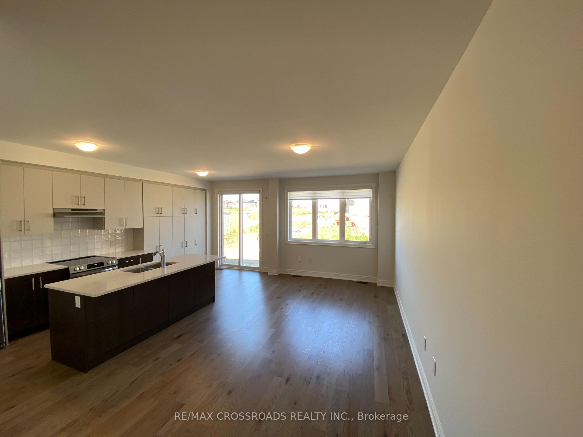 Photo 5 of 4 Kamper Avenue, Richmond Hill, Rural Richmond Hill — HOMEH