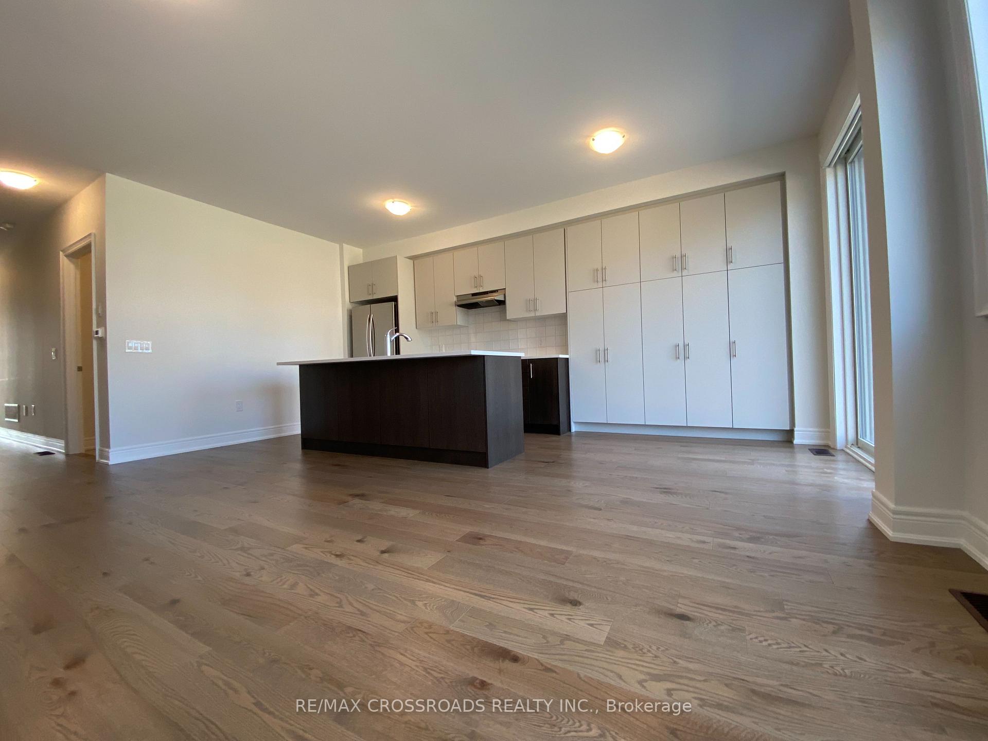 Photo 8 of 4 Kamper Avenue, Richmond Hill, Rural Richmond Hill — HOMEH