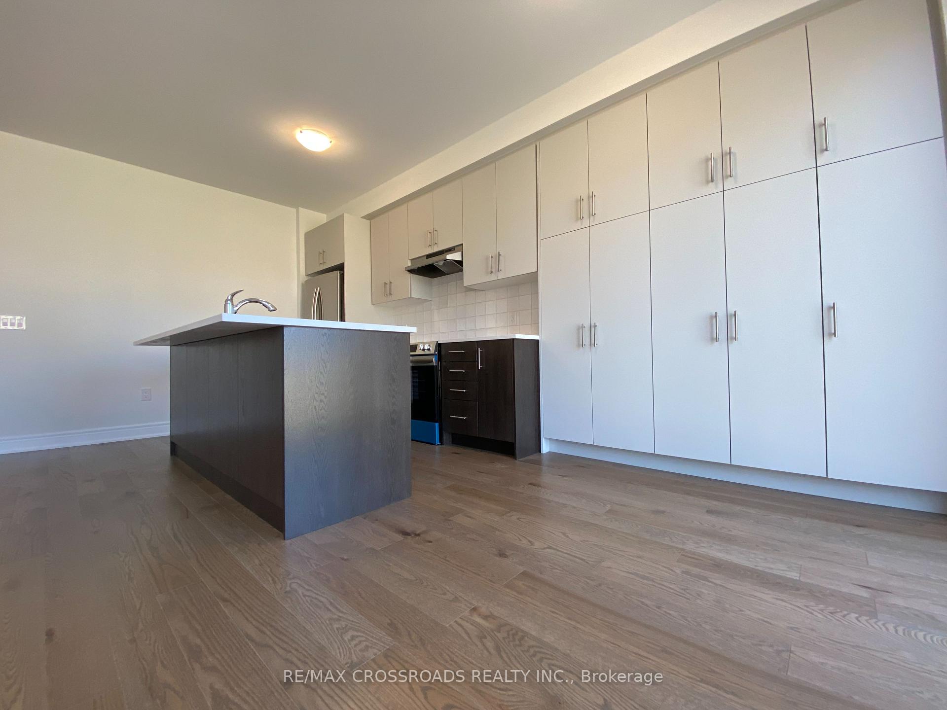 Photo 11 of 4 Kamper Avenue, Richmond Hill, Rural Richmond Hill — HOMEH