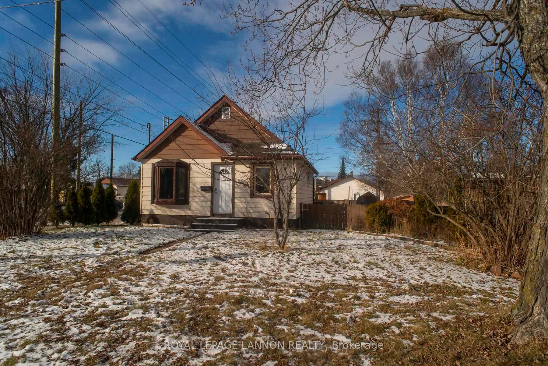 Front of 106 Rockwood Avenue N
