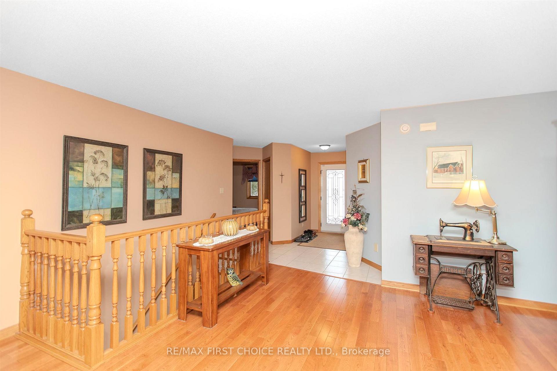 Photo 4 of 275 Sherwood Drive, Thunder Bay, John Street North — HOMEH
