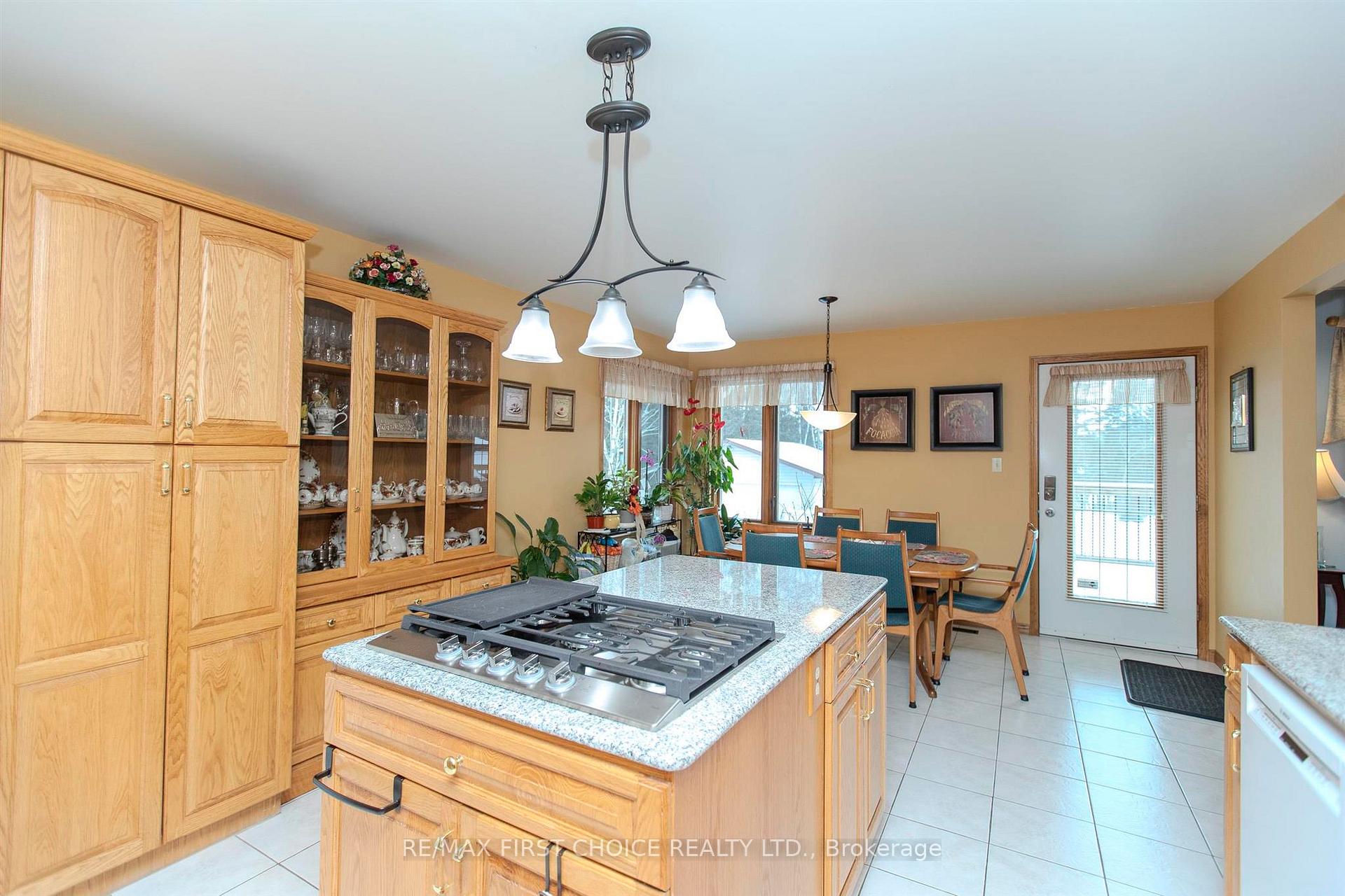 Photo 9 of 275 Sherwood Drive, Thunder Bay, John Street North — HOMEH