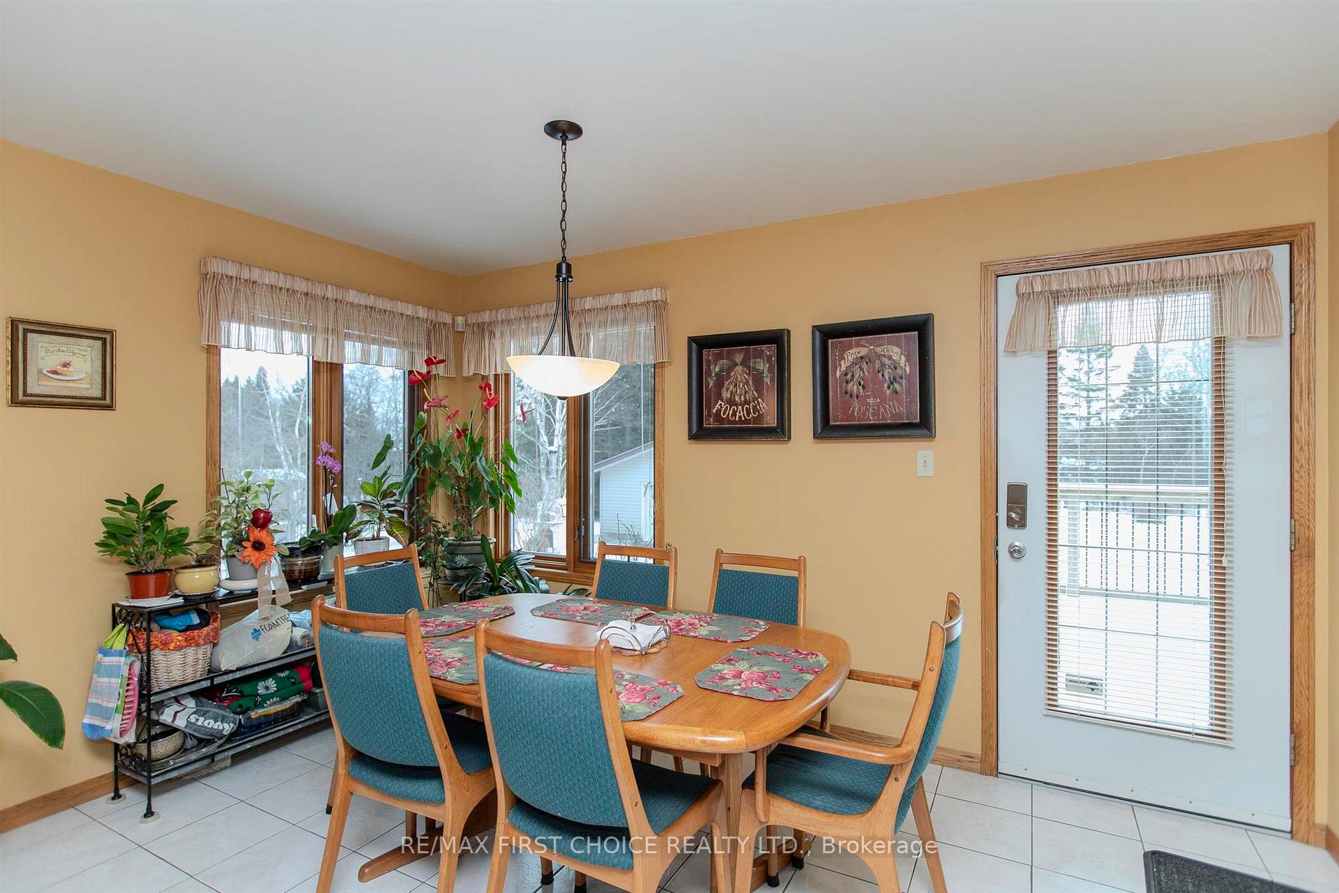 Photo 13 of 275 Sherwood Drive, Thunder Bay, John Street North — HOMEH