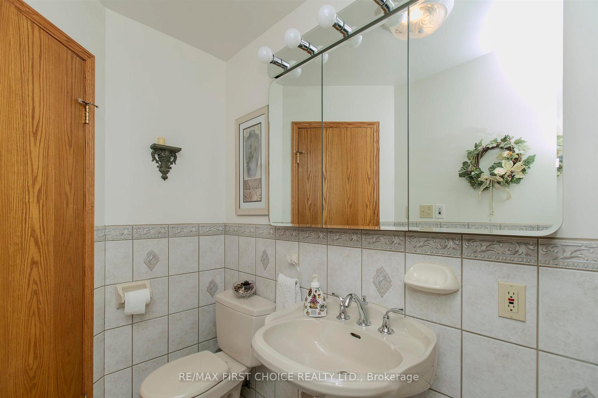 Photo 17 of 275 Sherwood Drive, Thunder Bay, John Street North — HOMEH