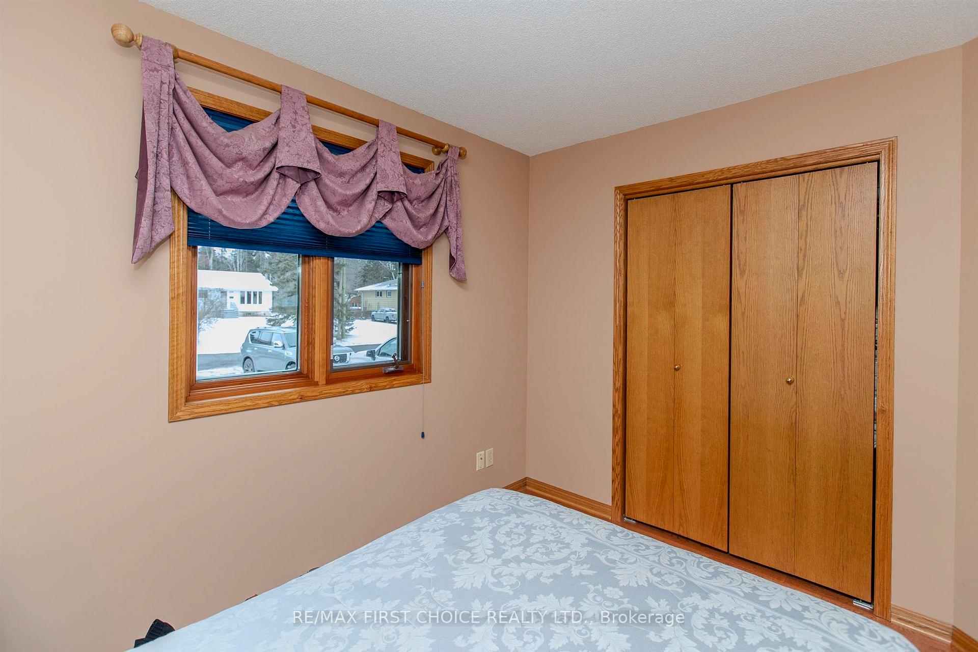 Photo 22 of 275 Sherwood Drive, Thunder Bay, John Street North — HOMEH