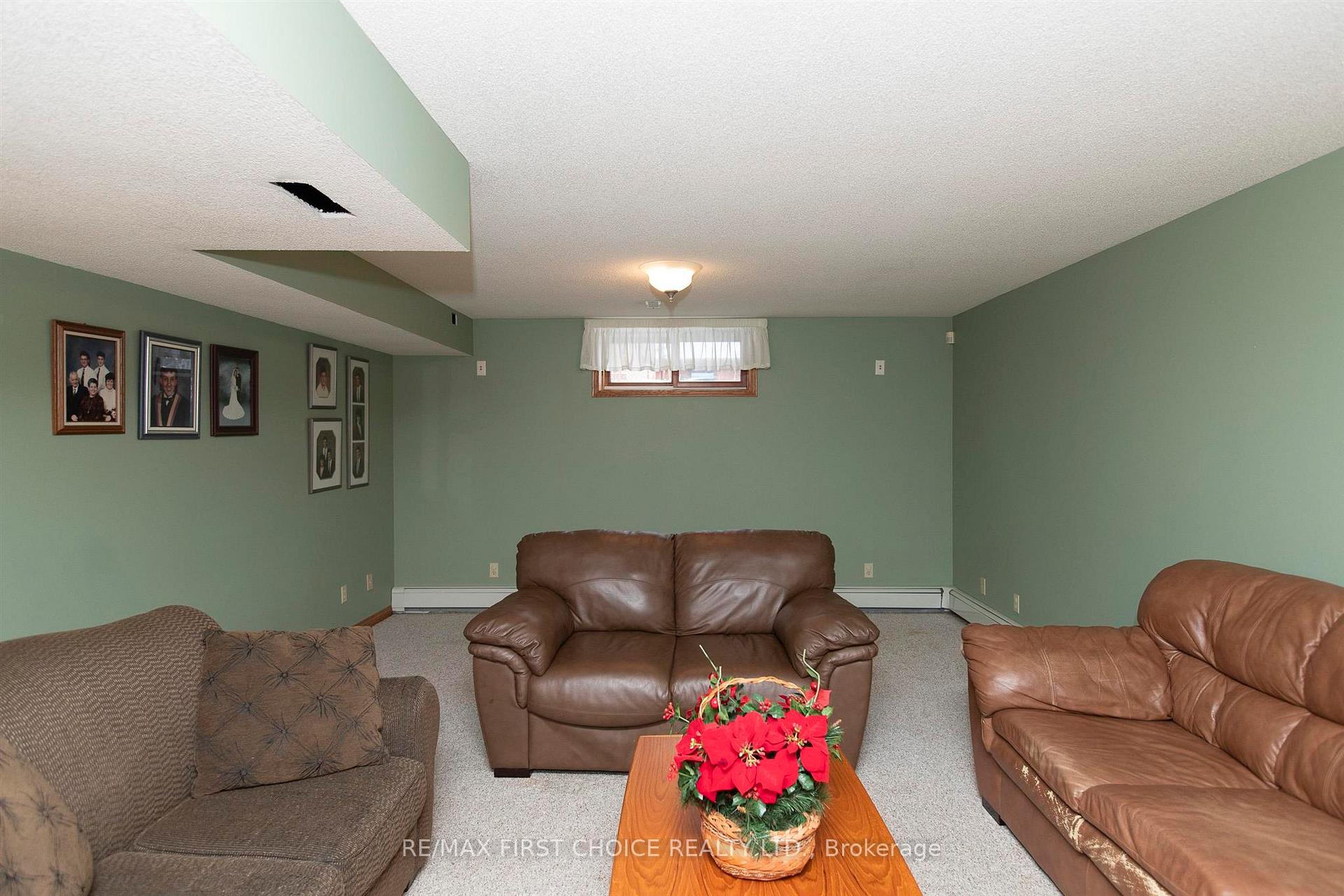 Photo 26 of 275 Sherwood Drive, Thunder Bay, John Street North — HOMEH