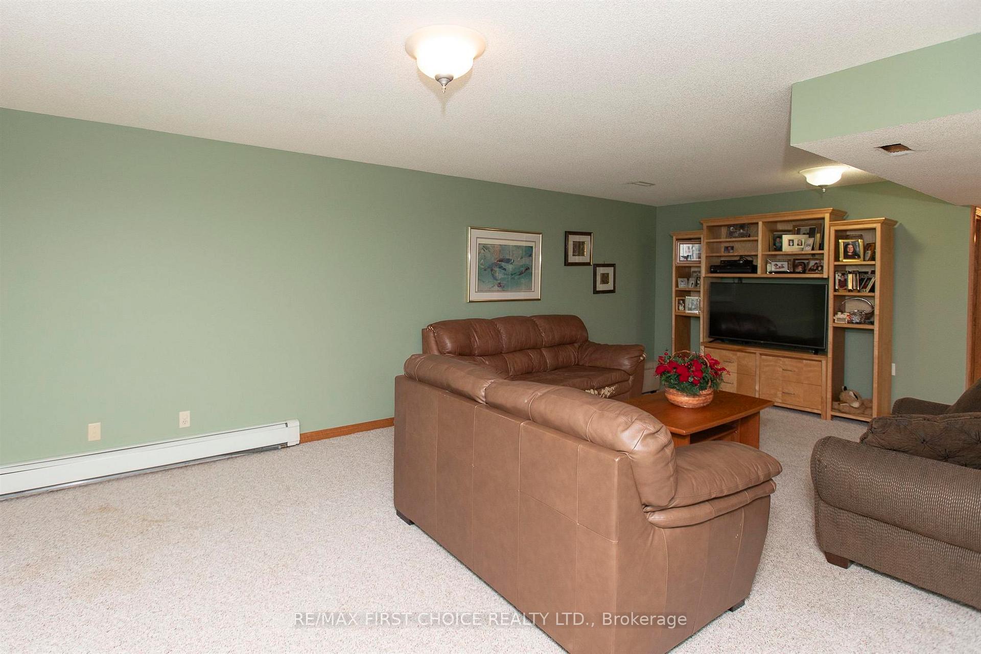 Photo 27 of 275 Sherwood Drive, Thunder Bay, John Street North — HOMEH