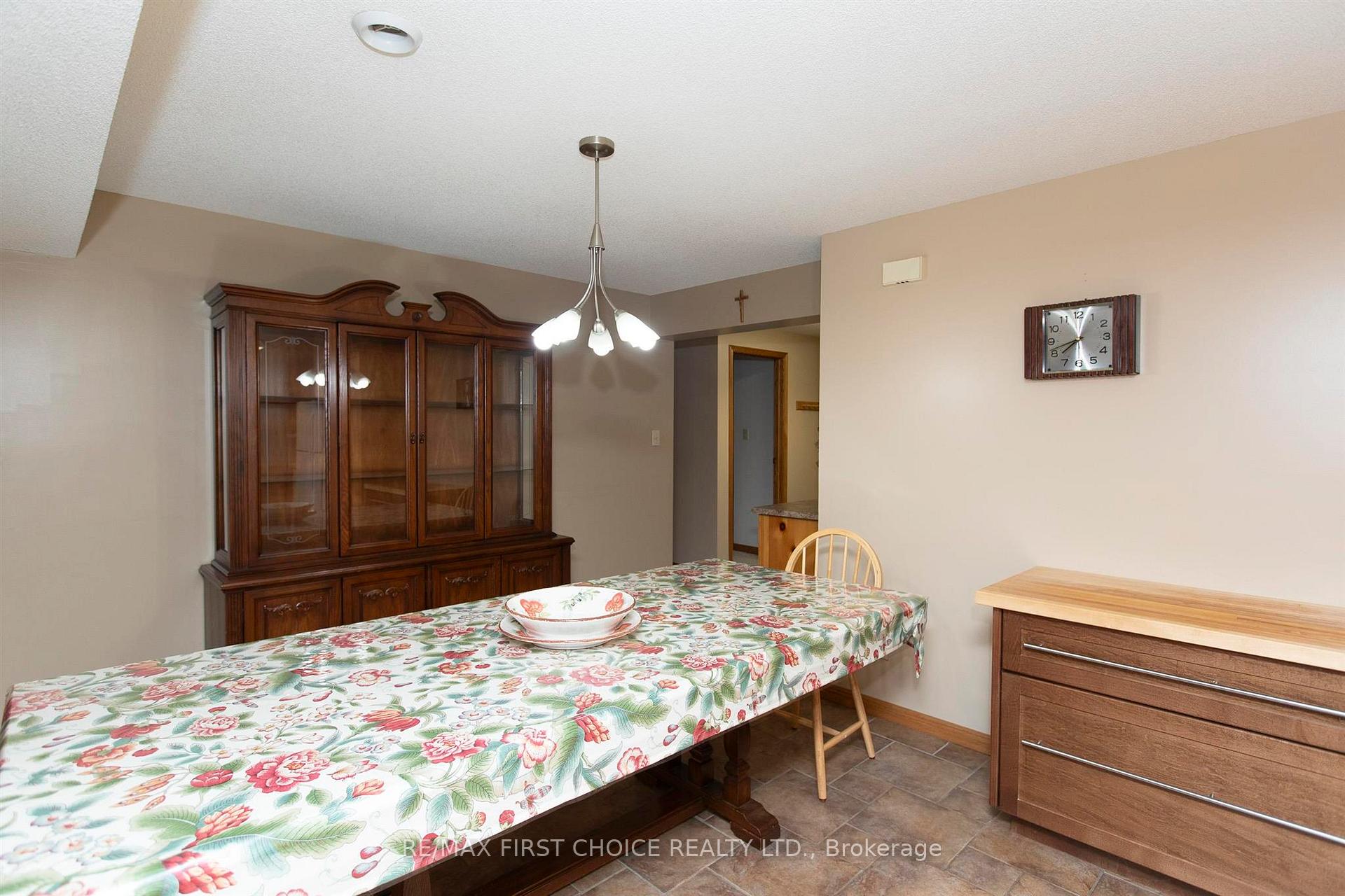 Photo 28 of 275 Sherwood Drive, Thunder Bay, John Street North — HOMEH