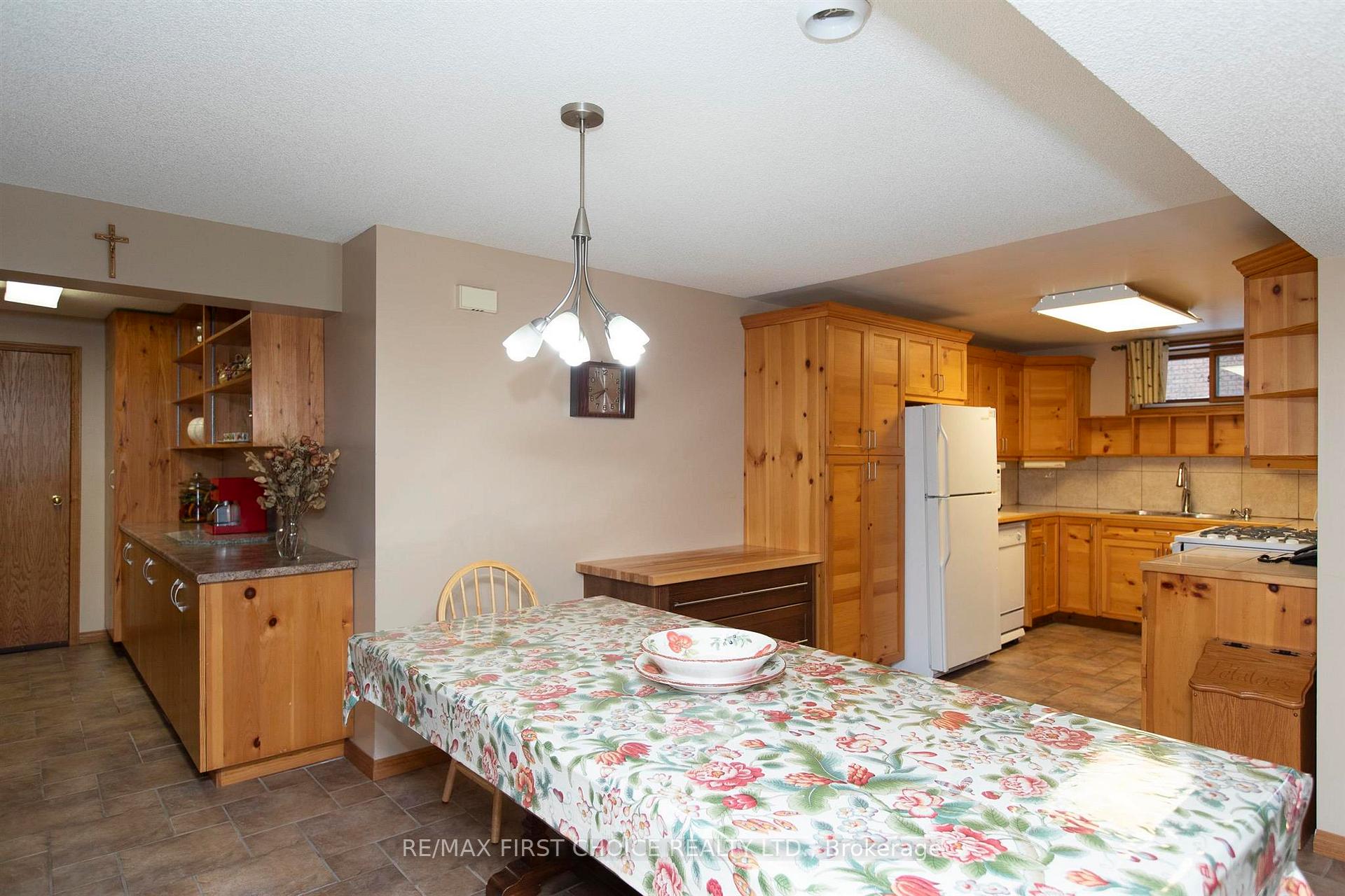 Photo 29 of 275 Sherwood Drive, Thunder Bay, John Street North — HOMEH