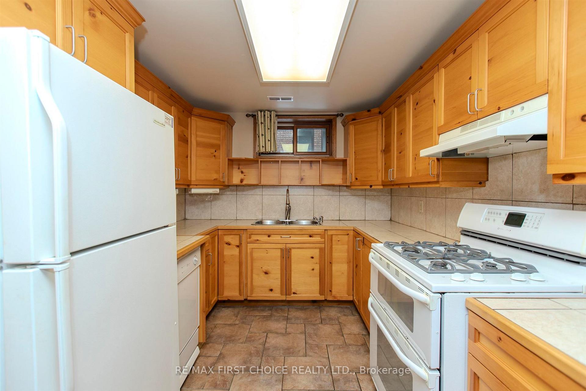 Photo 30 of 275 Sherwood Drive, Thunder Bay, John Street North — HOMEH
