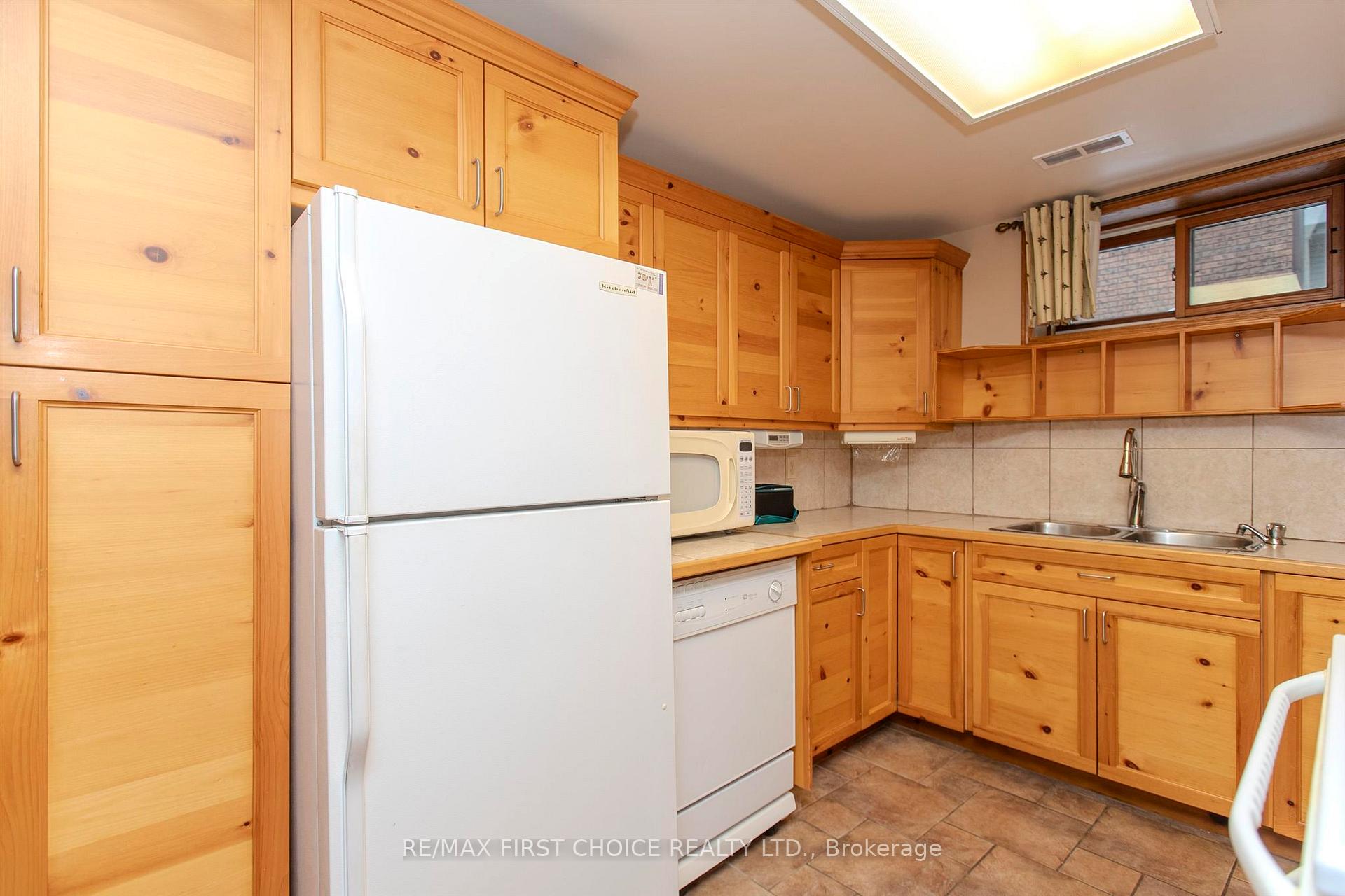 Photo 31 of 275 Sherwood Drive, Thunder Bay, John Street North — HOMEH