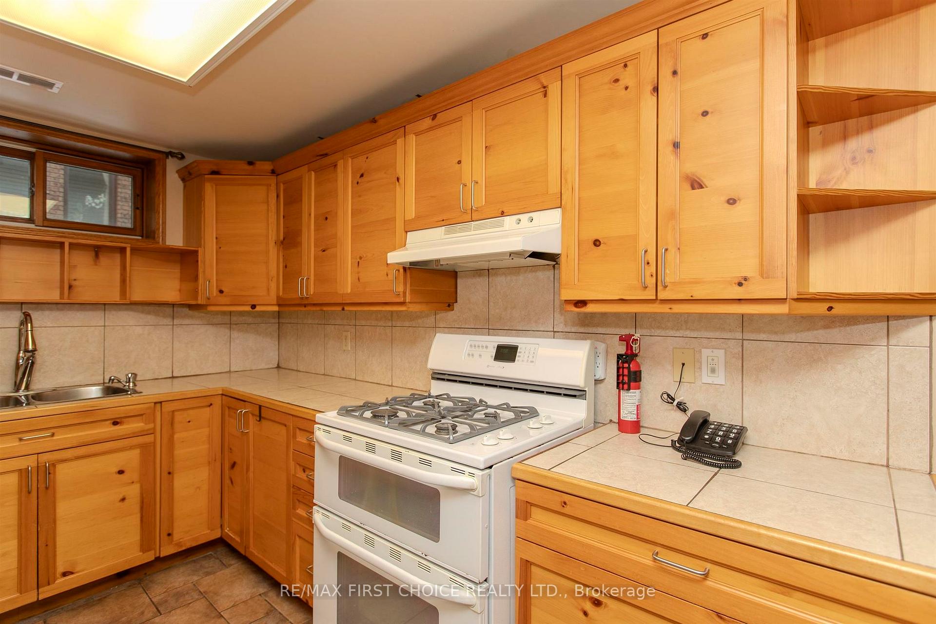 Photo 32 of 275 Sherwood Drive, Thunder Bay, John Street North — HOMEH