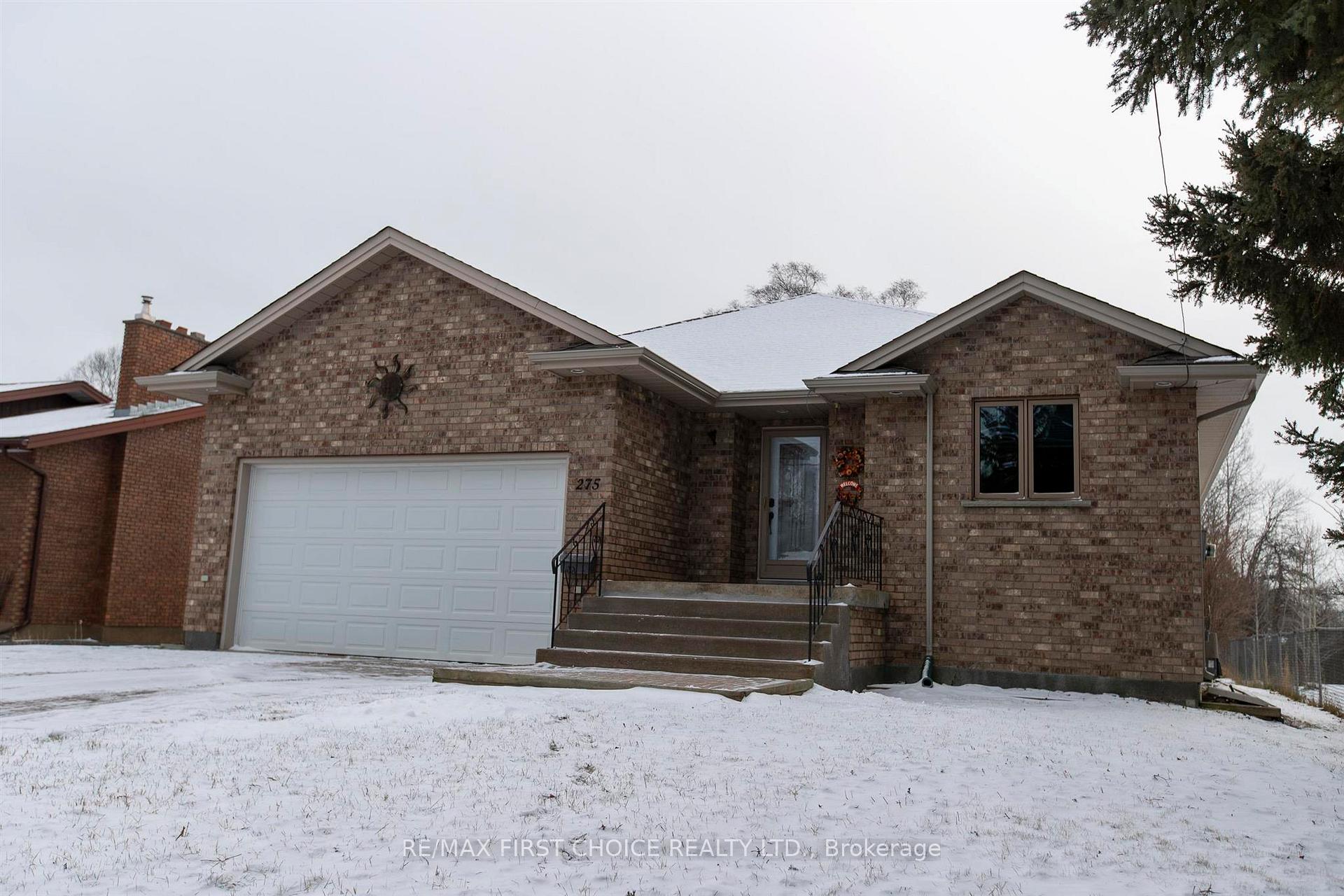 Photo 43 of 275 Sherwood Drive, Thunder Bay, John Street North — HOMEH