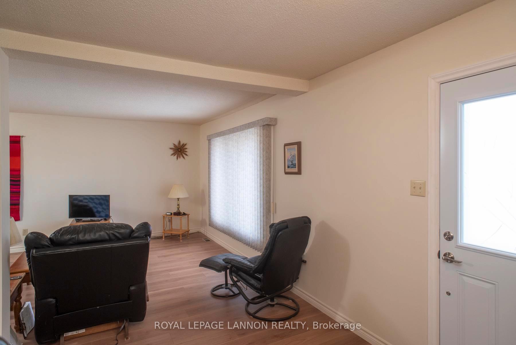 Photo 4 of 409 Merrill Street, Thunder Bay, Current River — HOMEH