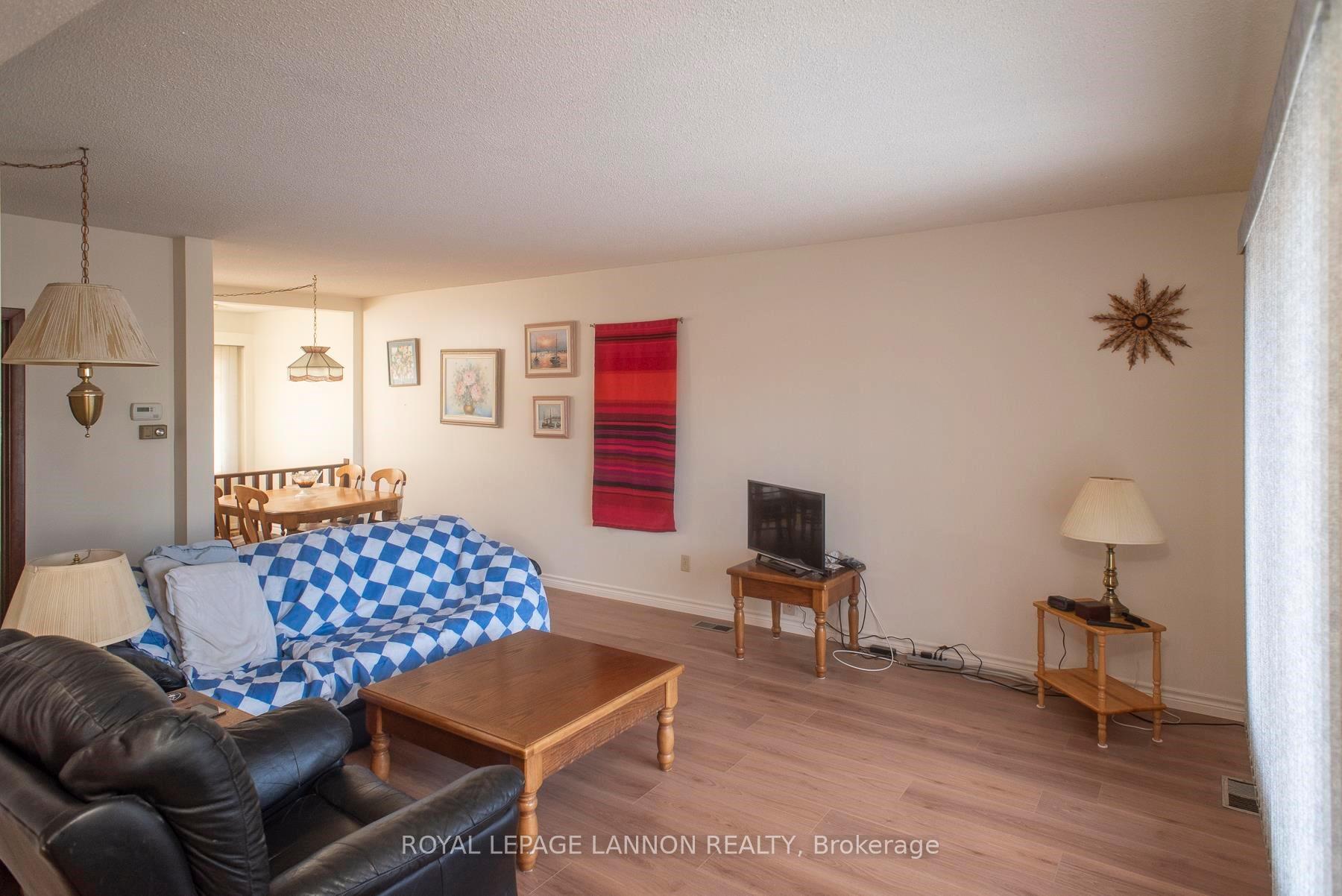 Photo 6 of 409 Merrill Street, Thunder Bay, Current River — HOMEH