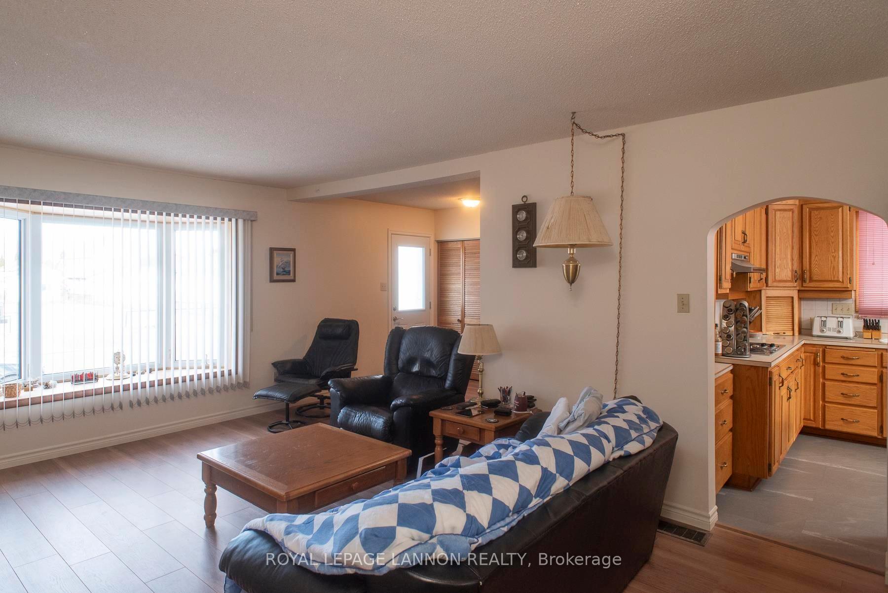 Photo 8 of 409 Merrill Street, Thunder Bay, Current River — HOMEH