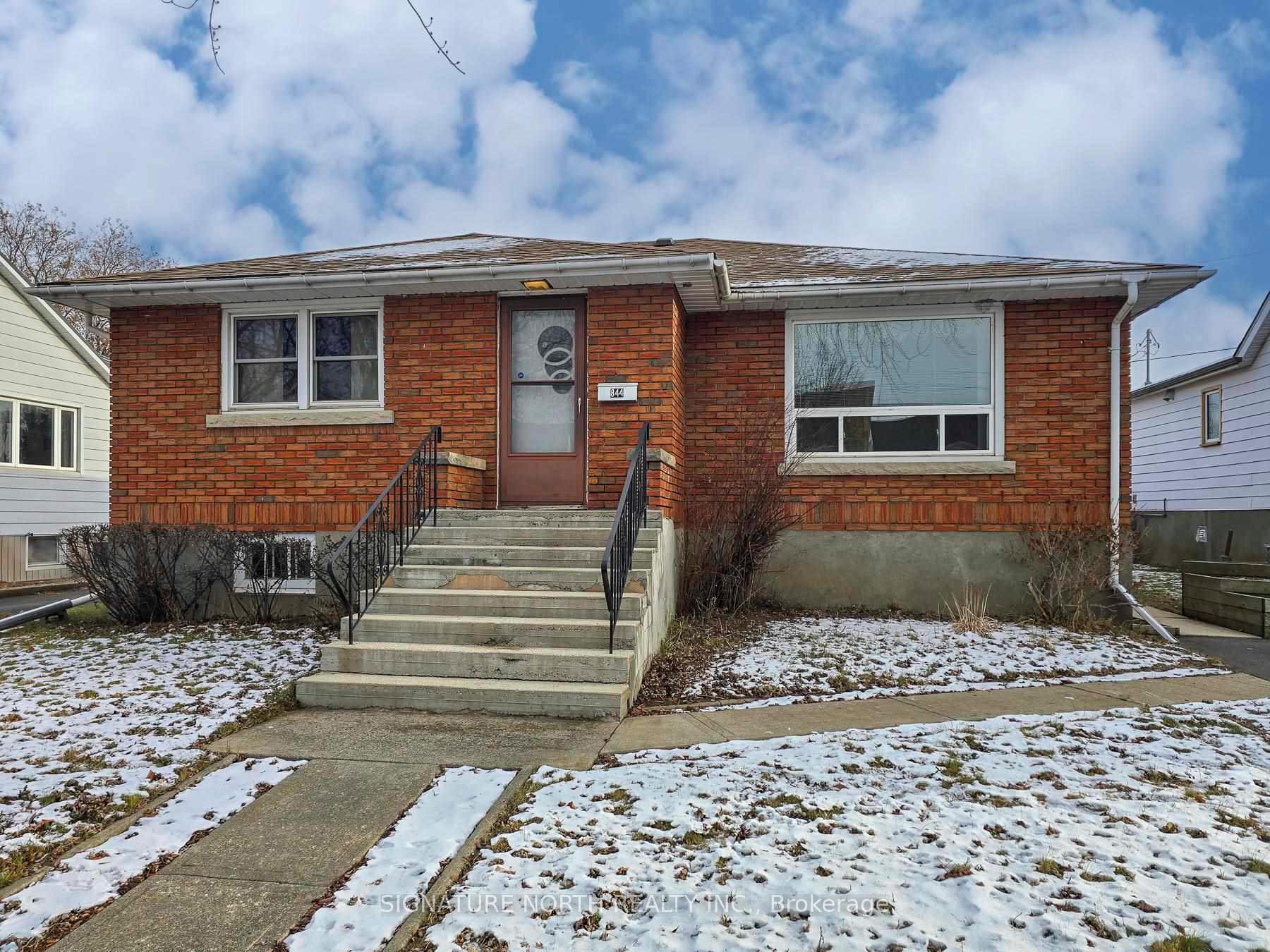 Photo 1 of 844 Syndicate Avenue N, Thunder Bay, McKeller Park — HOMEH