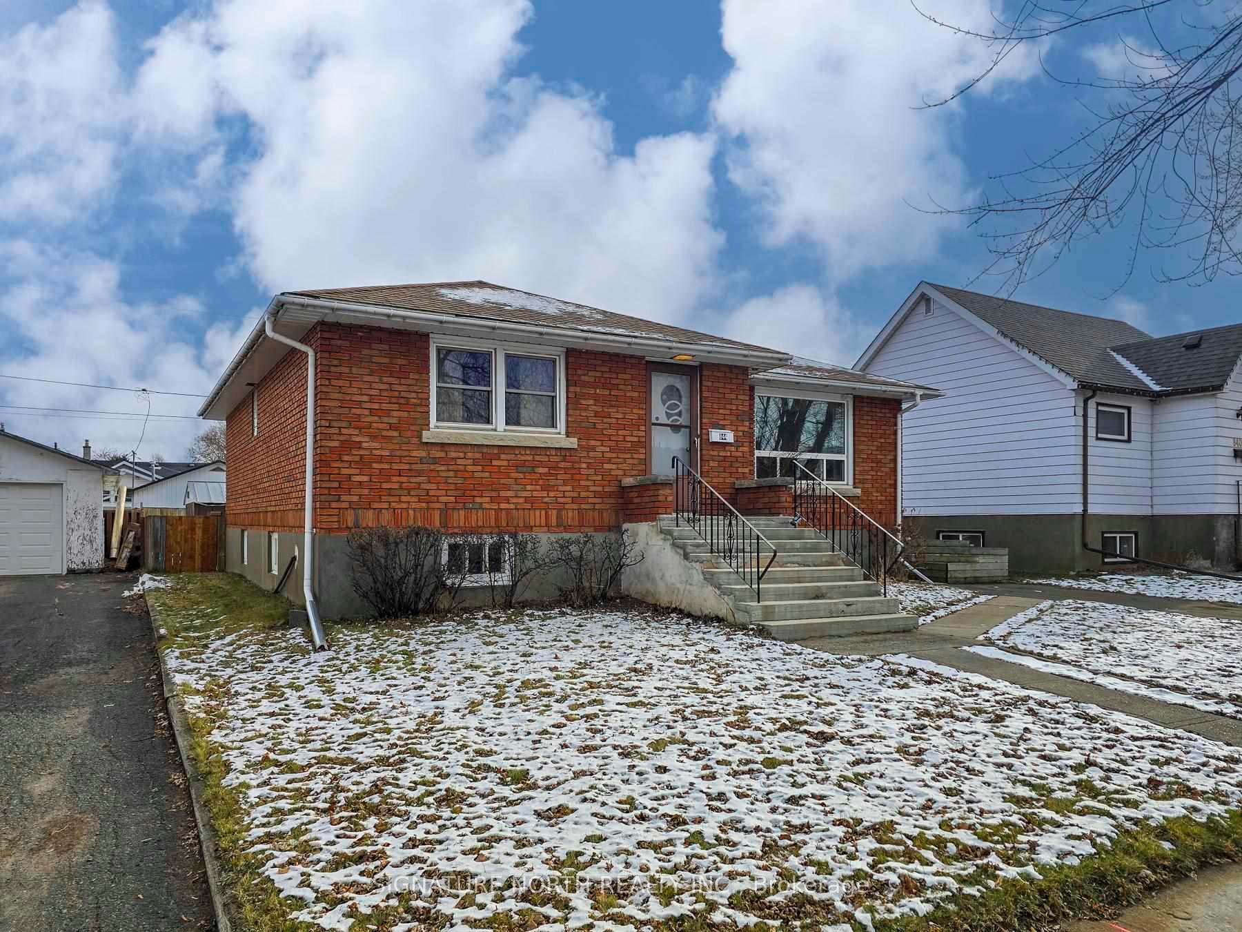 Photo 2 of 844 Syndicate Avenue N, Thunder Bay, McKeller Park — HOMEH