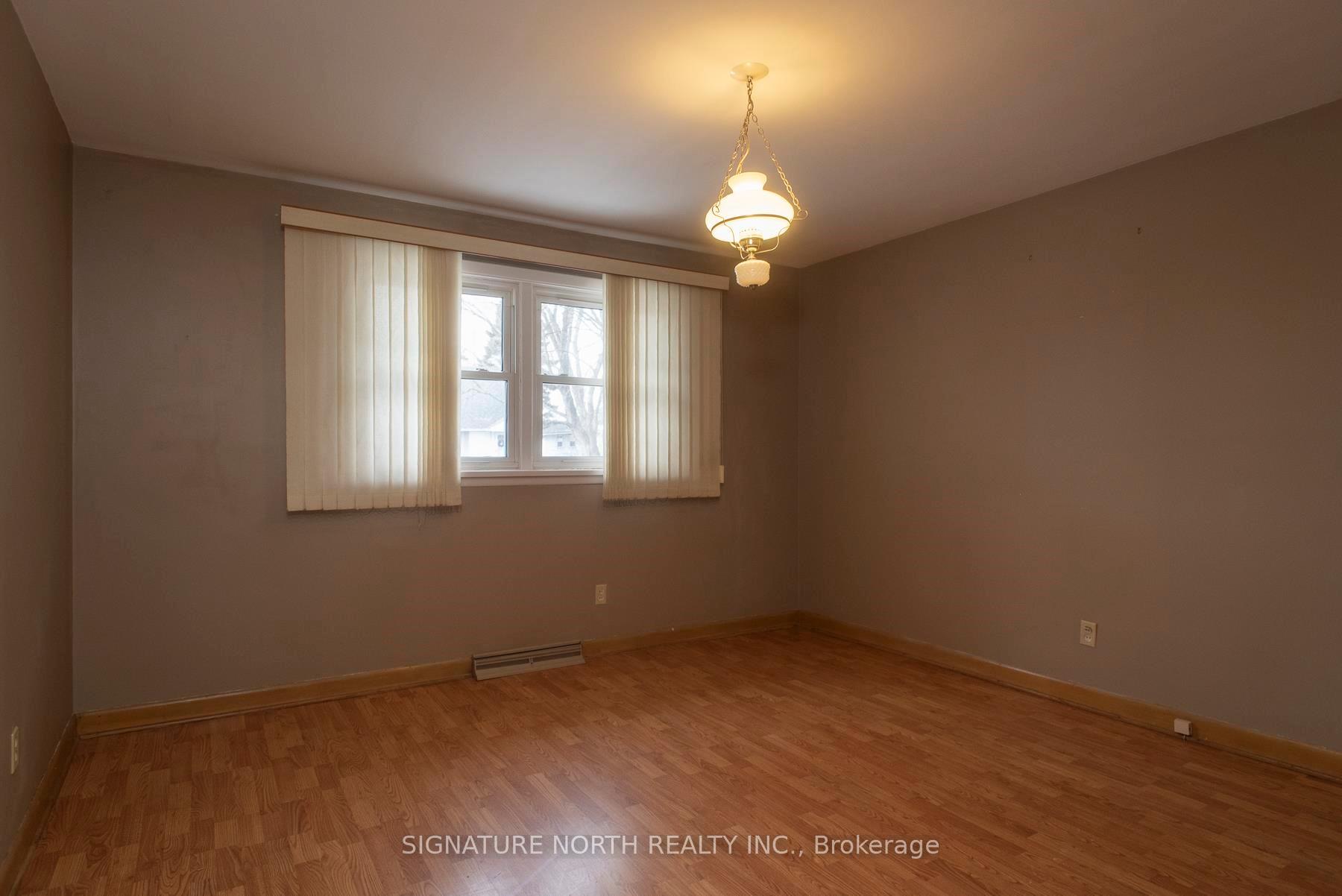 Photo 23 of 844 Syndicate Avenue N, Thunder Bay, McKeller Park — HOMEH