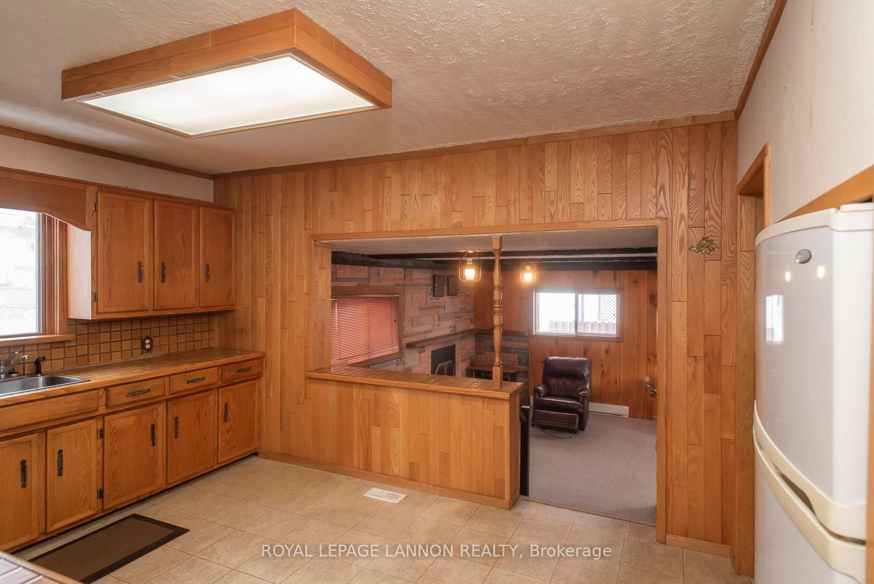Photo 10 of 460 leslie Avenue, Thunder Bay, Current River — HOMEH