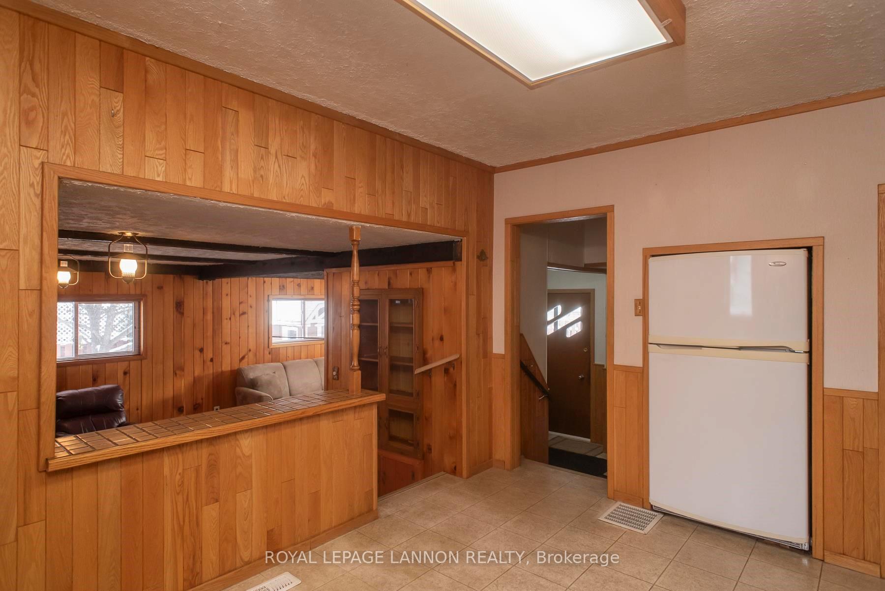 Photo 11 of 460 leslie Avenue, Thunder Bay, Current River — HOMEH