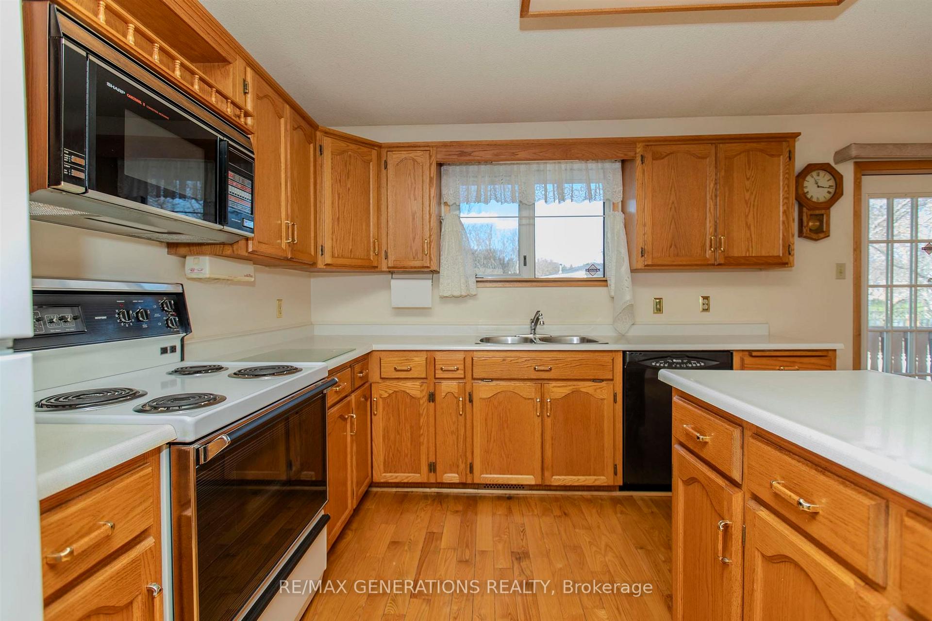 Photo 6 of 265 London Drive, Thunder Bay, Dawson Heights — HOMEH