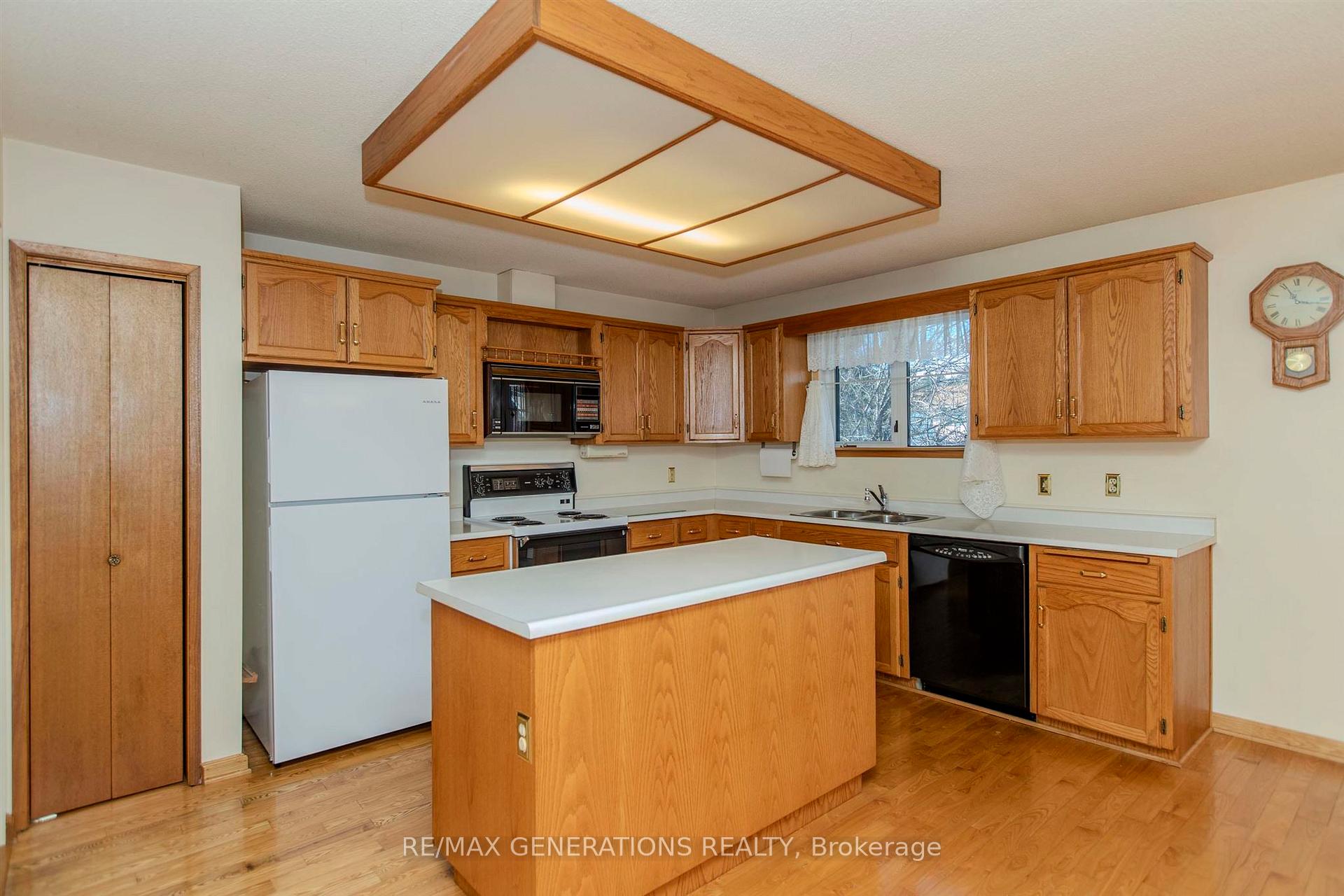 Photo 7 of 265 London Drive, Thunder Bay, Dawson Heights — HOMEH