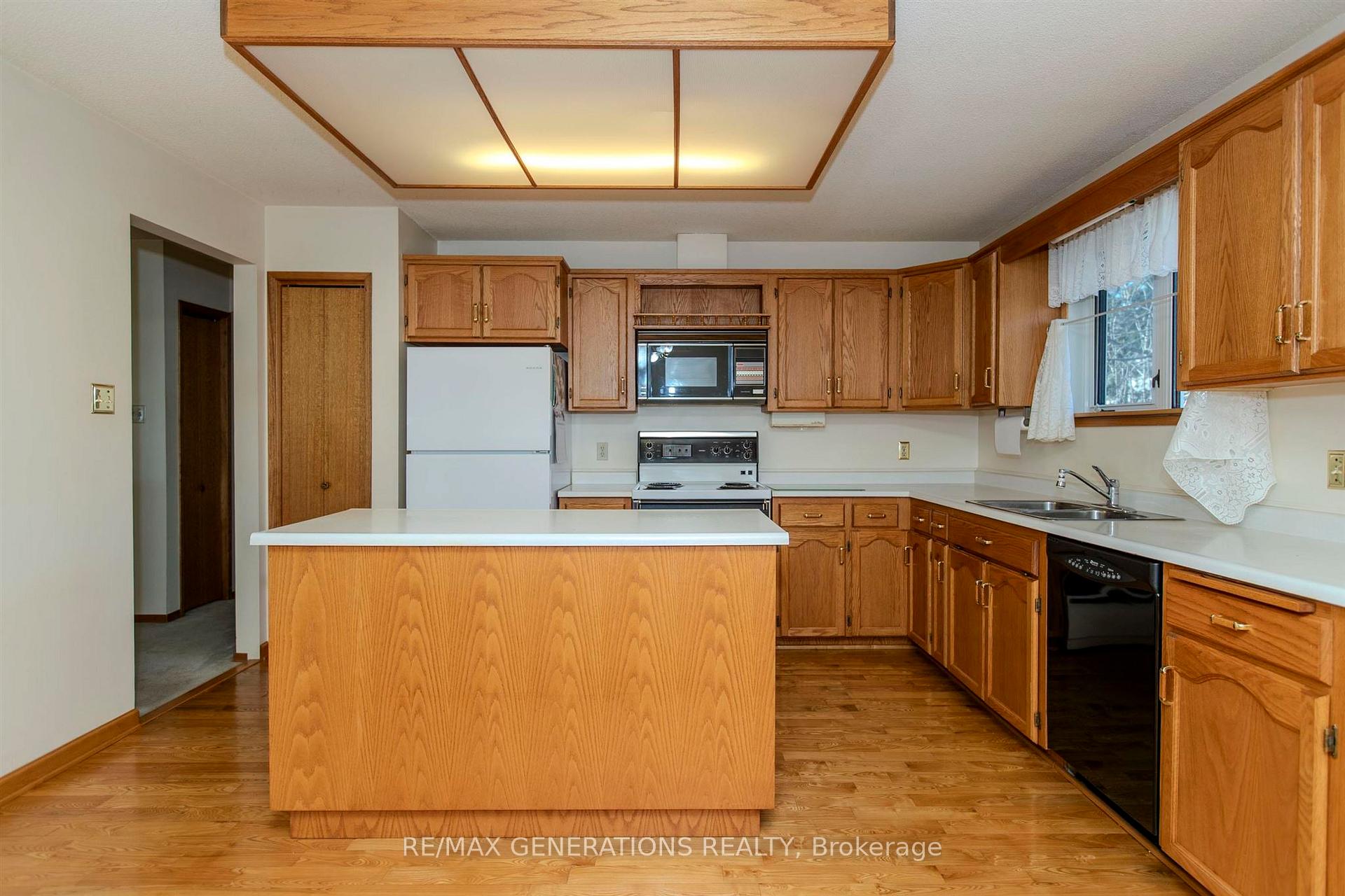 Photo 8 of 265 London Drive, Thunder Bay, Dawson Heights — HOMEH