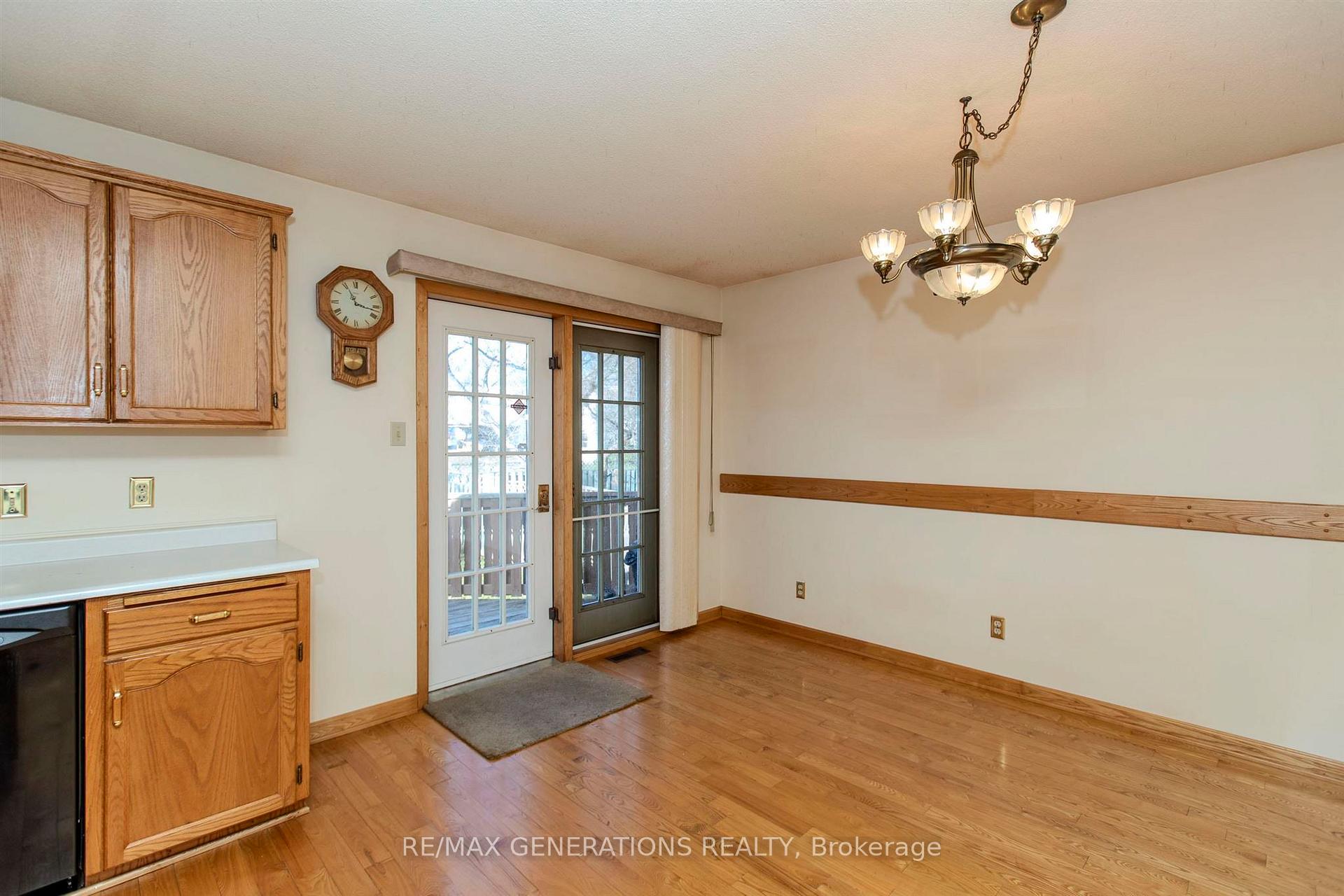 Photo 10 of 265 London Drive, Thunder Bay, Dawson Heights — HOMEH