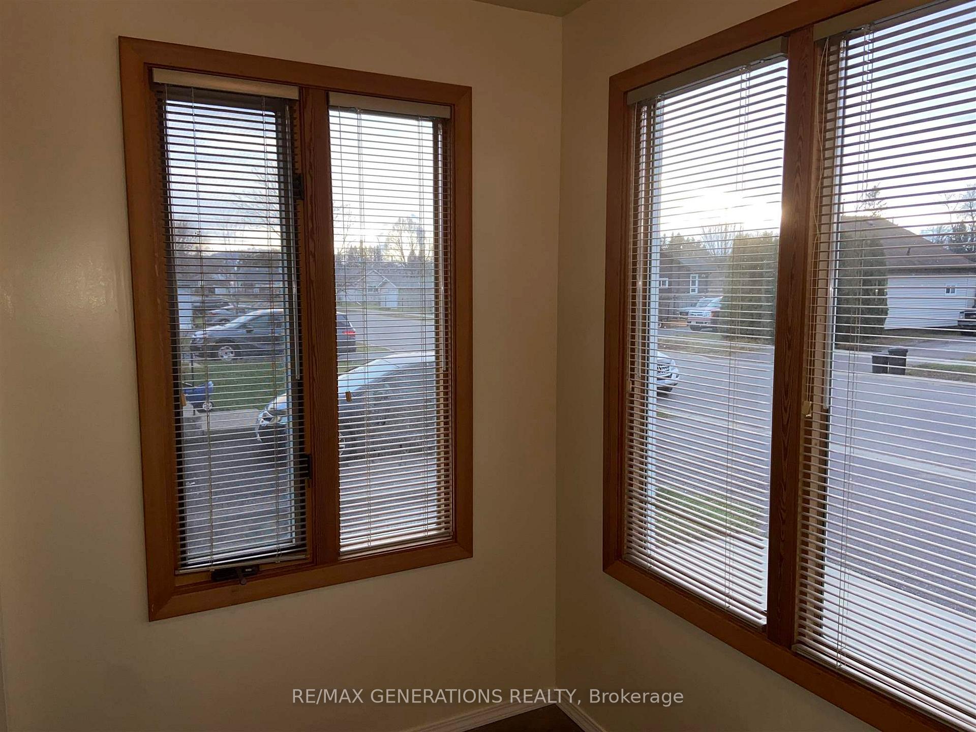 Photo 4 of 1330 Georgina Avenue, Thunder Bay, Westfort — HOMEH