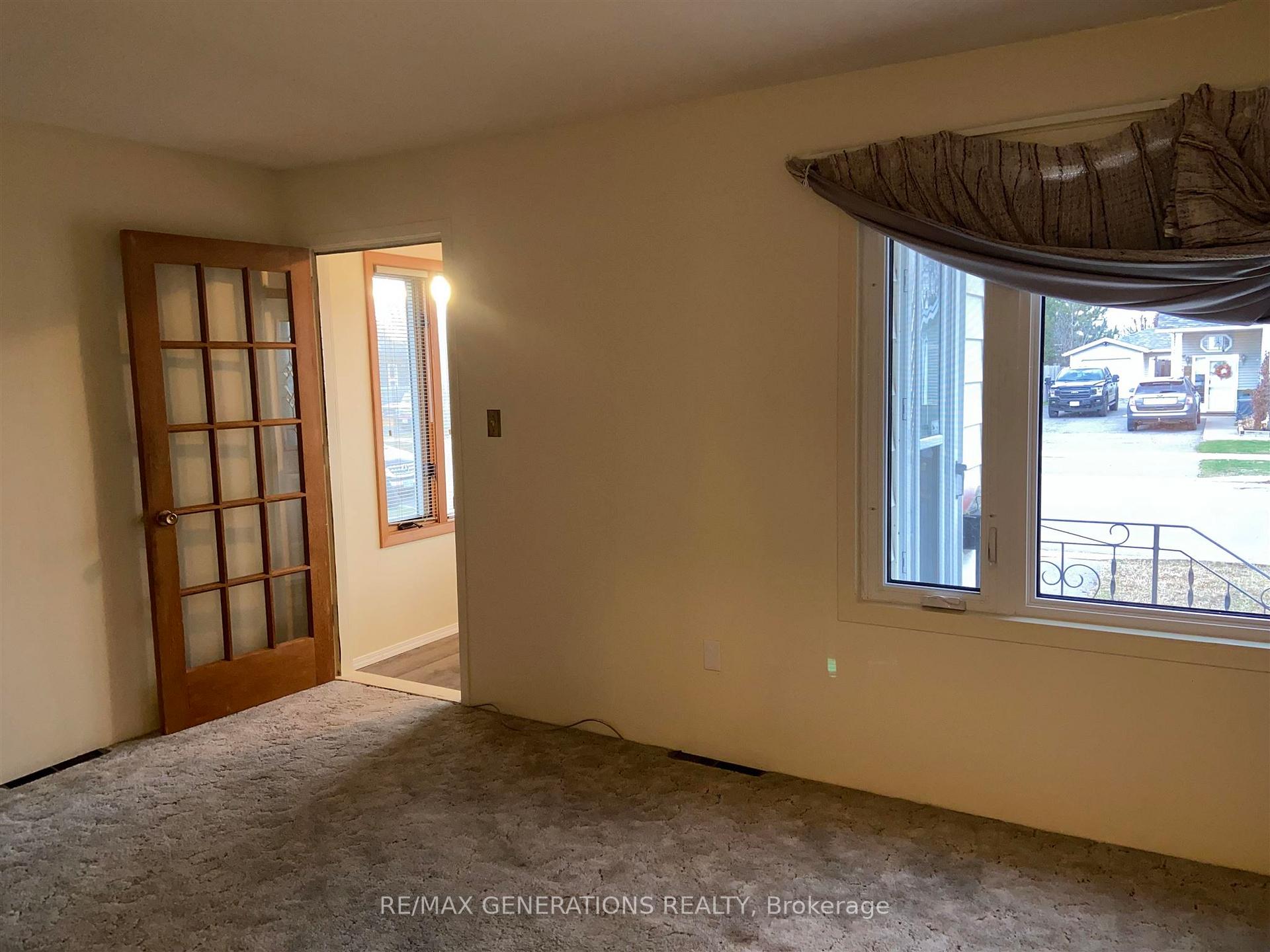 Photo 8 of 1330 Georgina Avenue, Thunder Bay, Westfort — HOMEH
