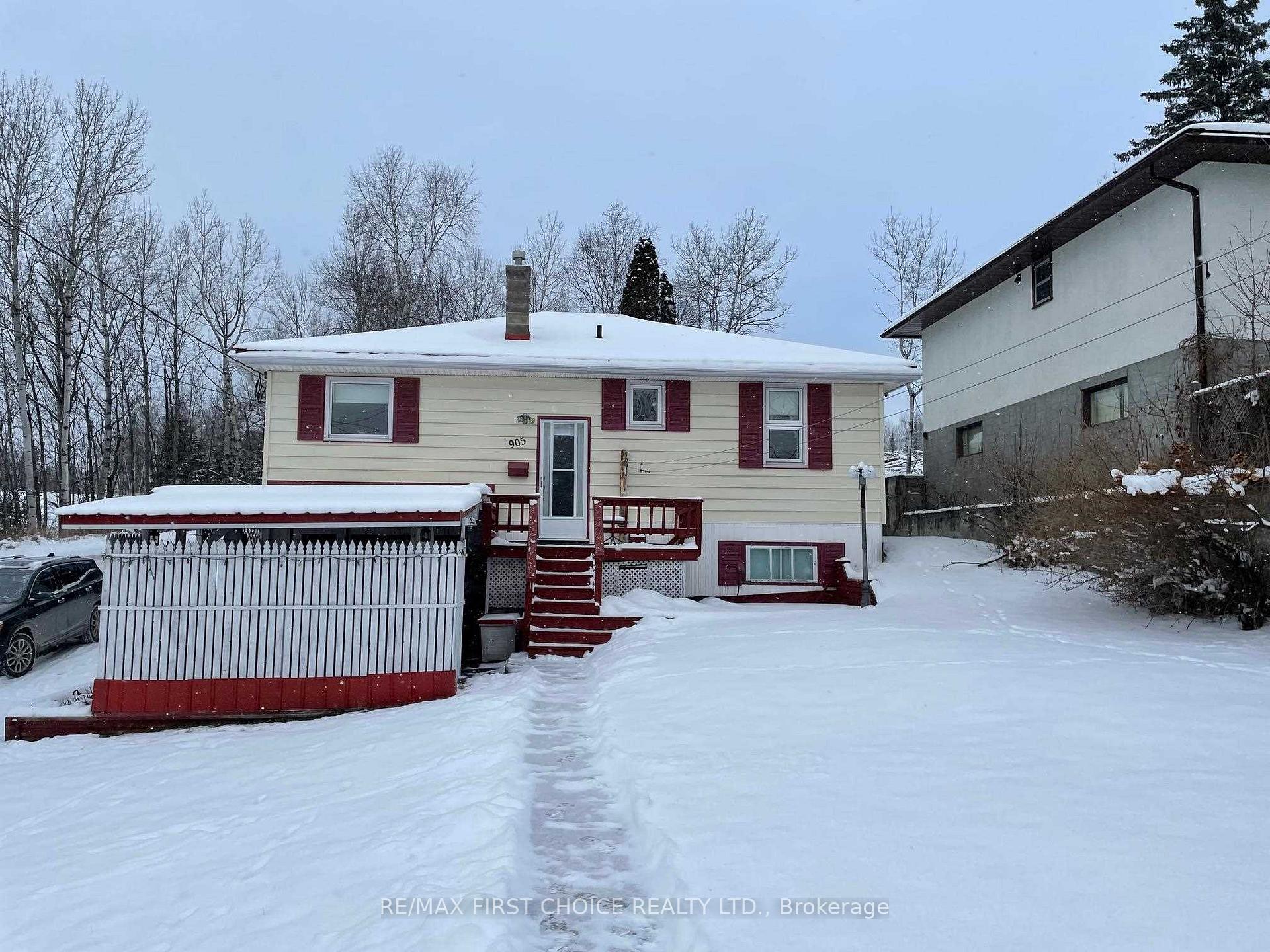 Photo 2 of 905 Seventh Street N, Kenora, Evergreen — HOMEH