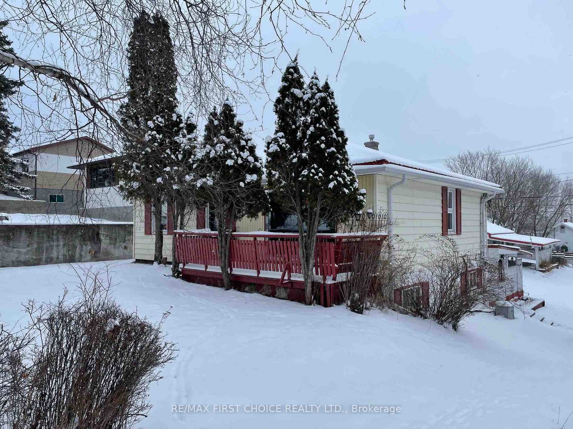 Photo 3 of 905 Seventh Street N, Kenora, Evergreen — HOMEH