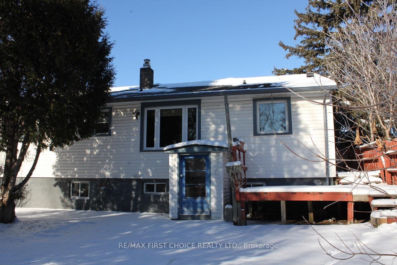Photo 2 of 73 Carl Avenue, Thunder Bay, John Street North — HOMEH