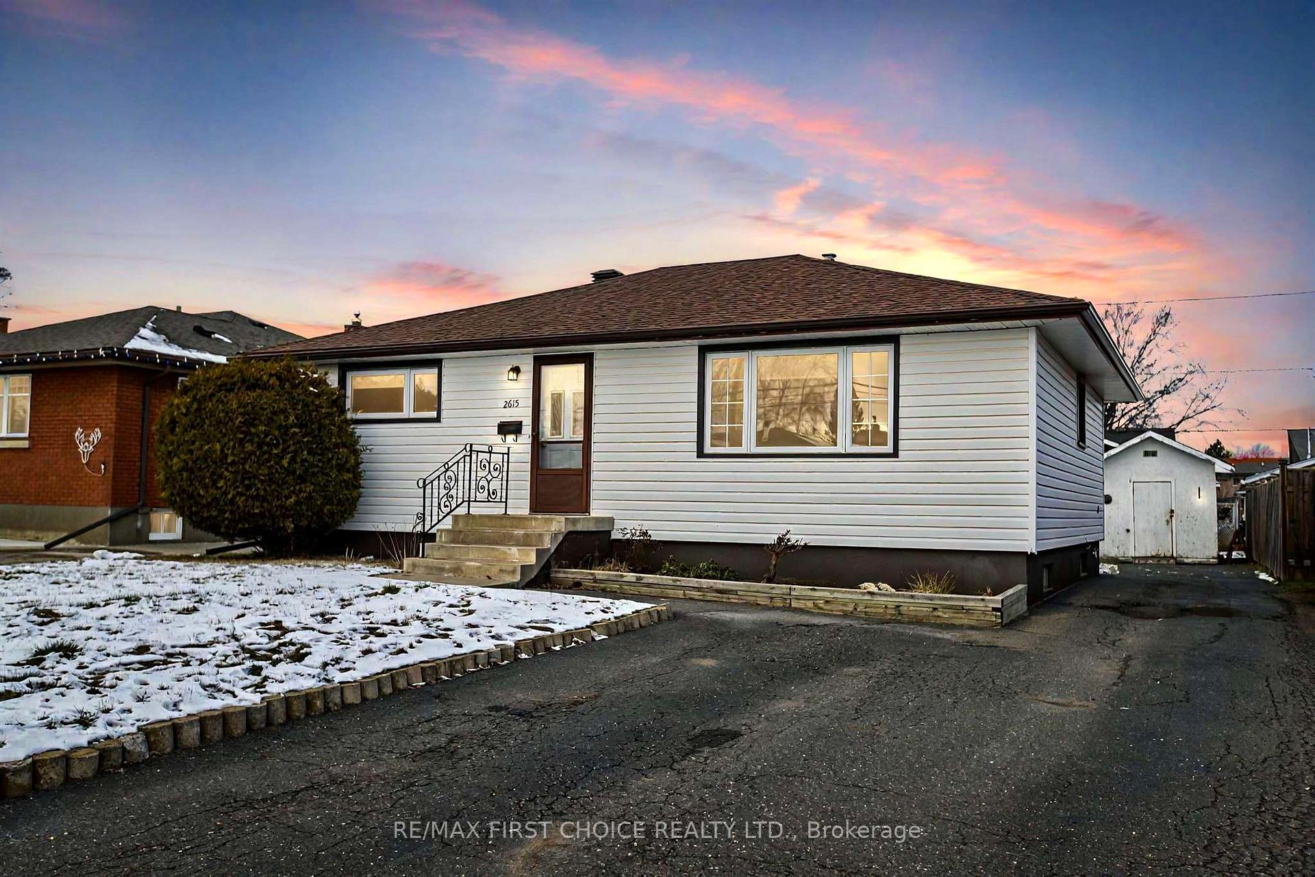 Photo 1 of 2615 Donald Street E, Thunder Bay, Edgewater Park — HOMEH