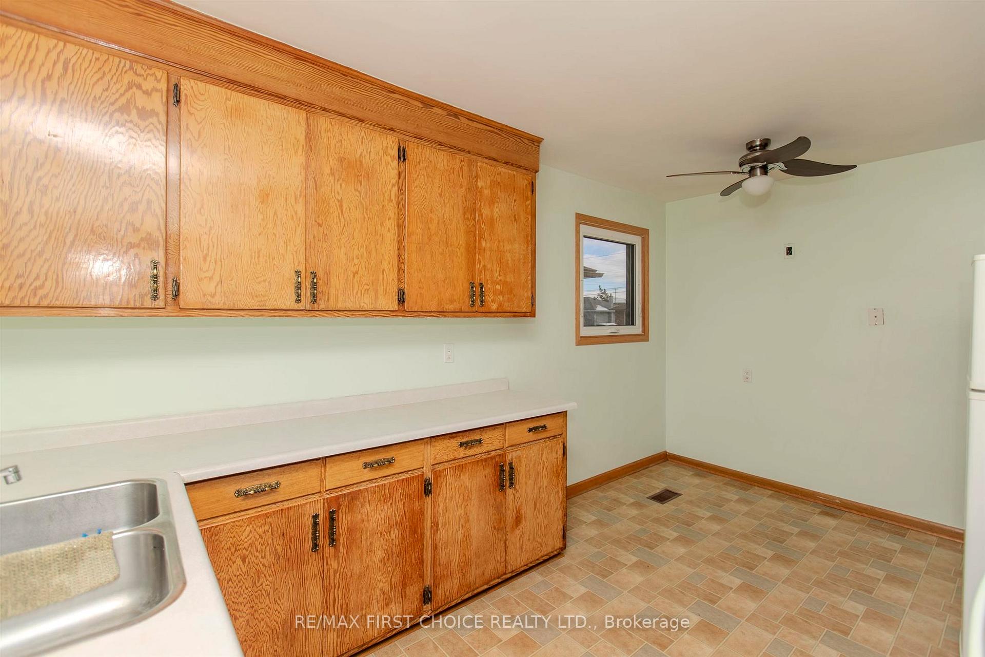 Photo 10 of 2615 Donald Street E, Thunder Bay, Edgewater Park — HOMEH