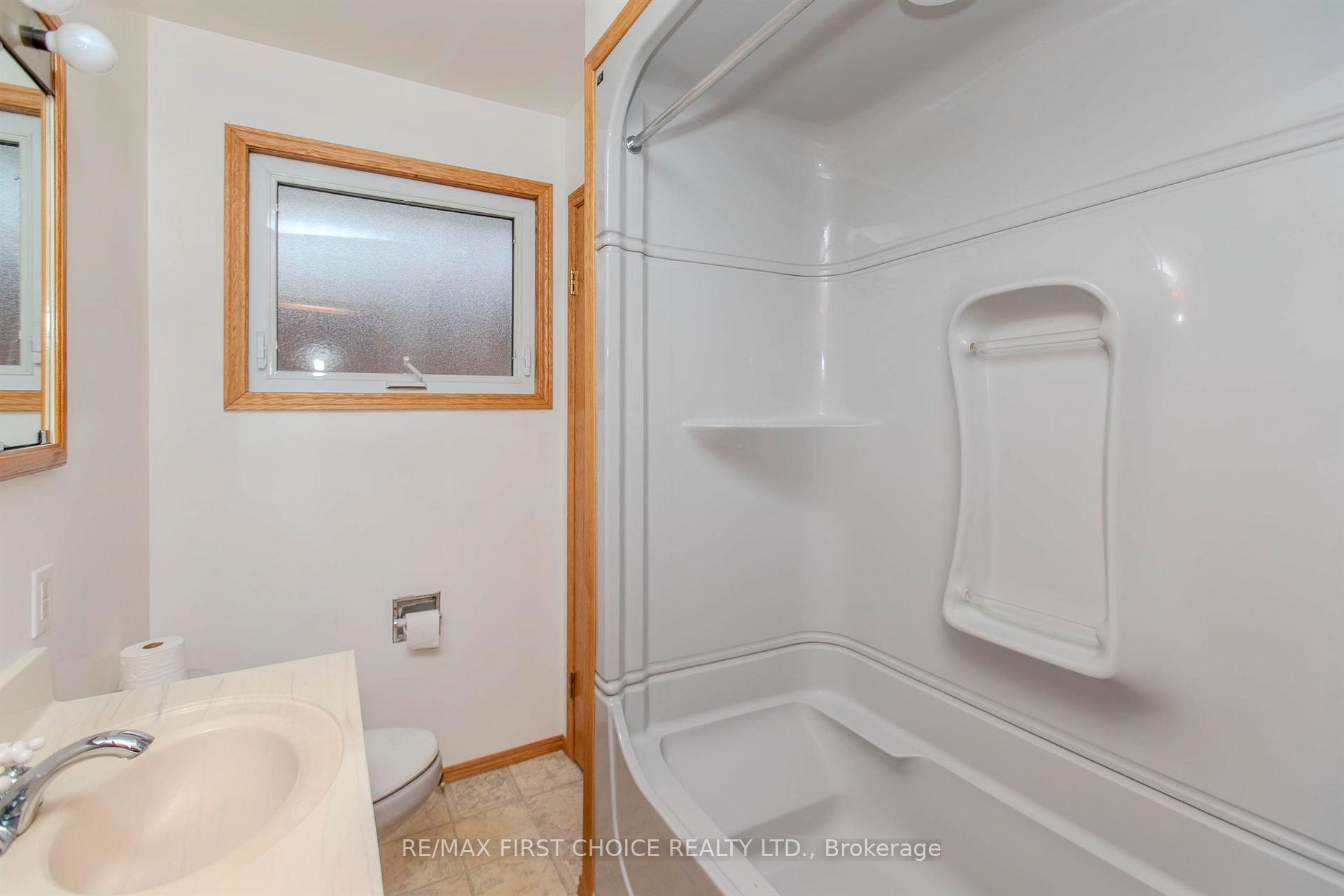 Photo 11 of 2615 Donald Street E, Thunder Bay, Edgewater Park — HOMEH