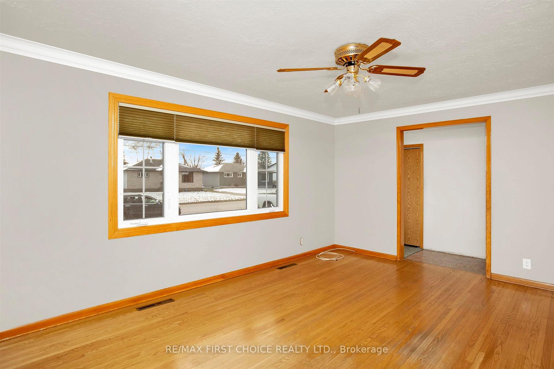 Photo 13 of 2615 Donald Street E, Thunder Bay, Edgewater Park — HOMEH