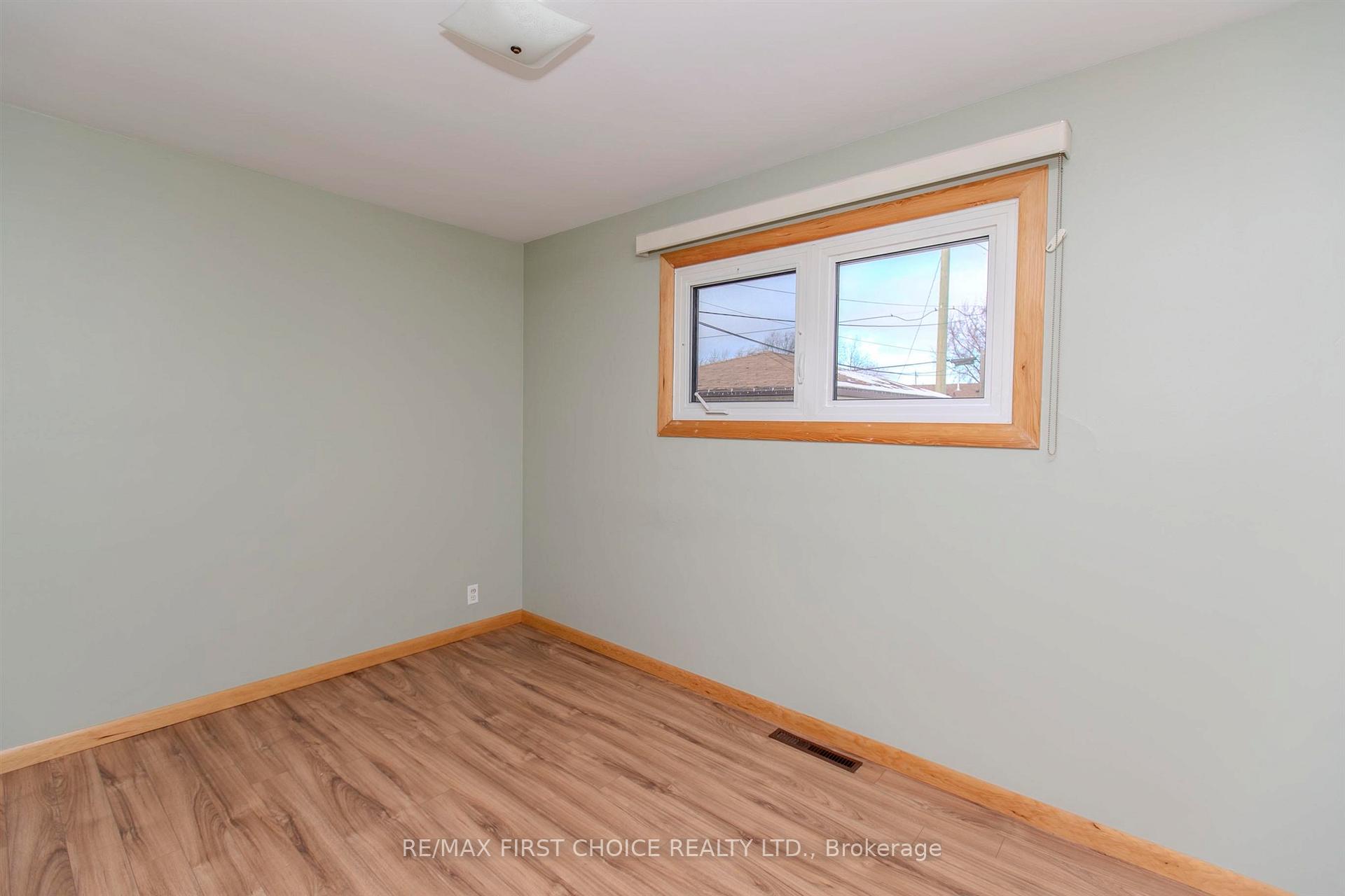 Photo 18 of 2615 Donald Street E, Thunder Bay, Edgewater Park — HOMEH