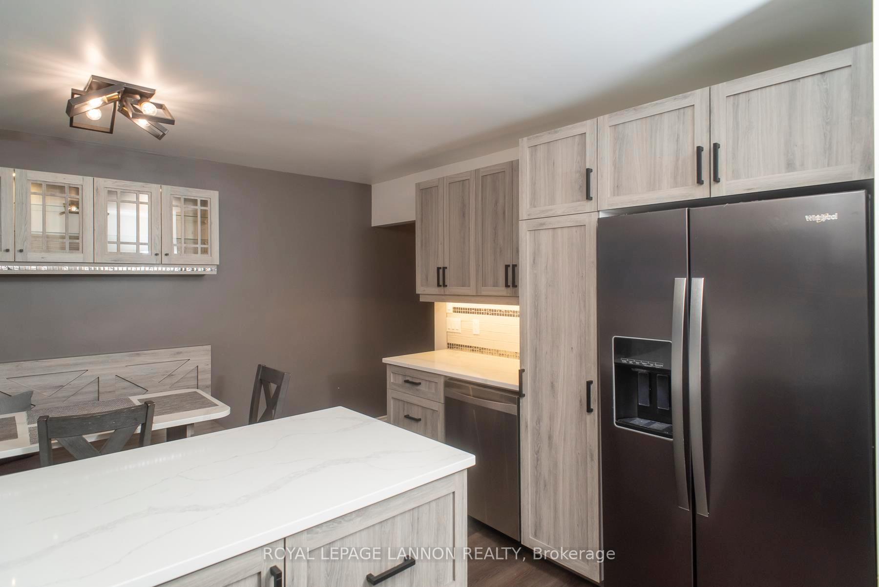 Photo 14 of 204 Briar Bay, Thunder Bay, Edgewater Park — HOMEH